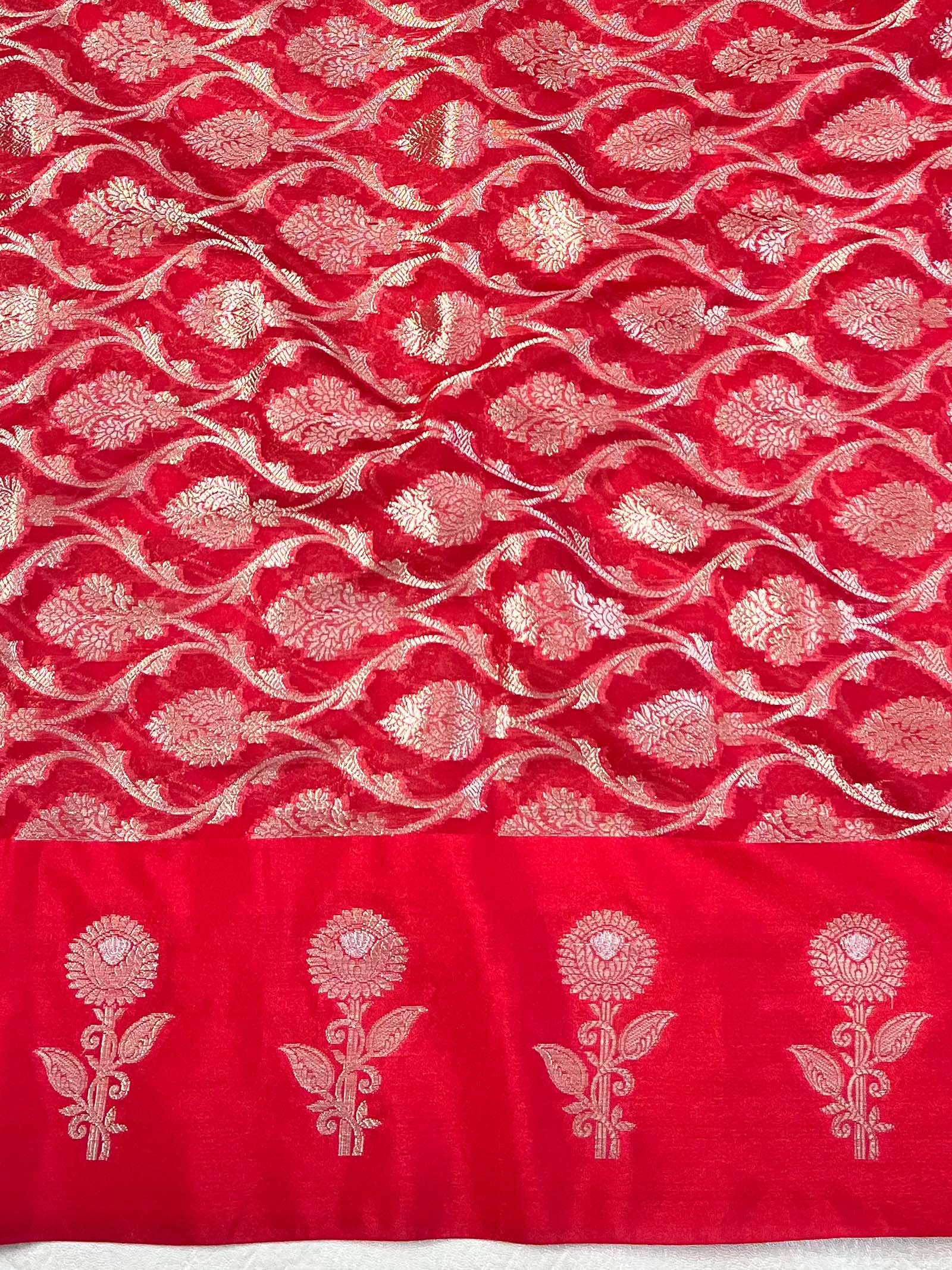 Banarasee Handwoven Semi Silk Saree With Zari Buti Design-Red