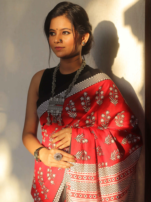 Handloom Mul Cotton Hand-Block Print Saree-Red