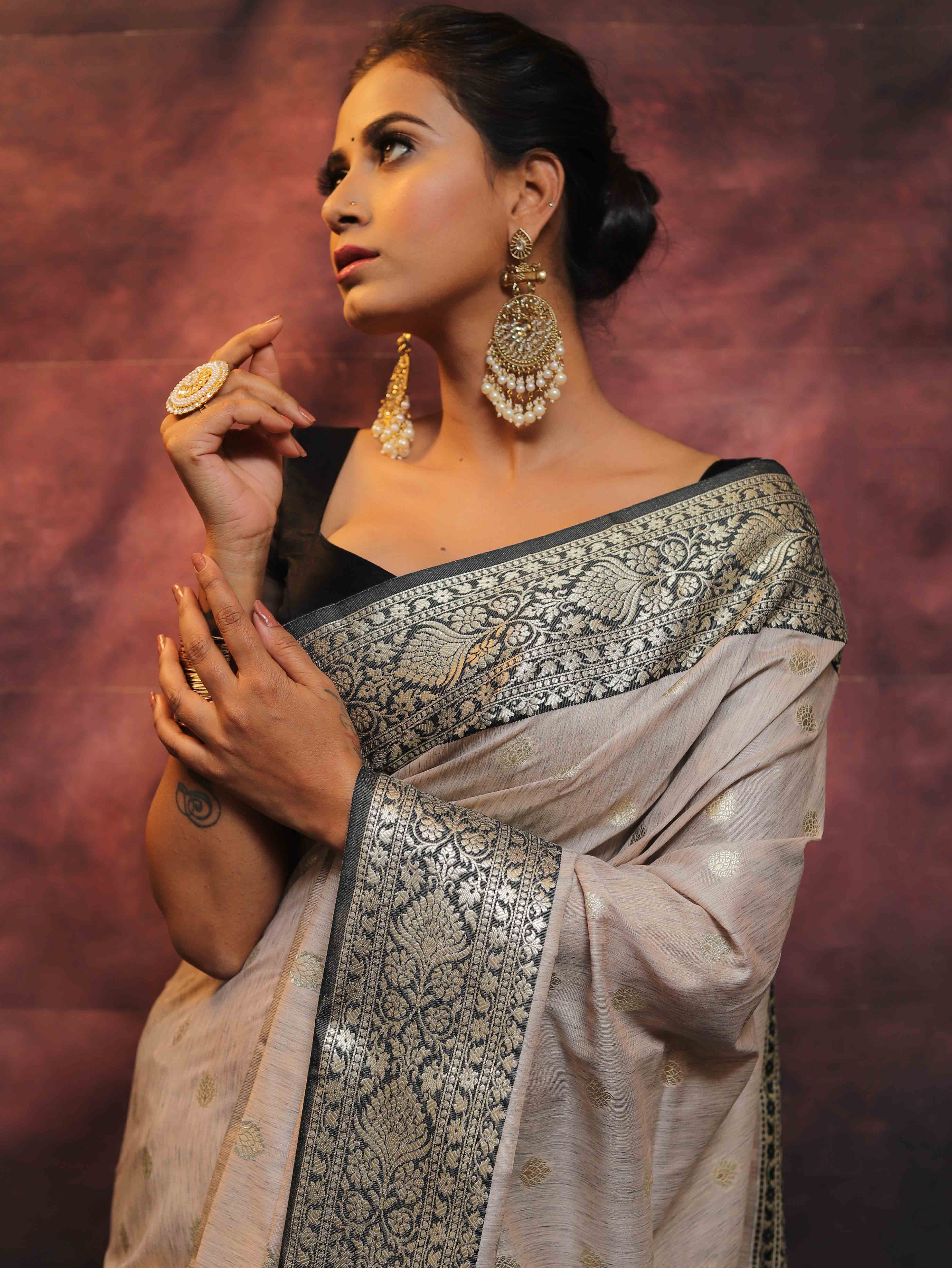 Banarasee Cotton Silk Mix Banswada Sari With Zari Buta & Contrast Border-Grey & Black