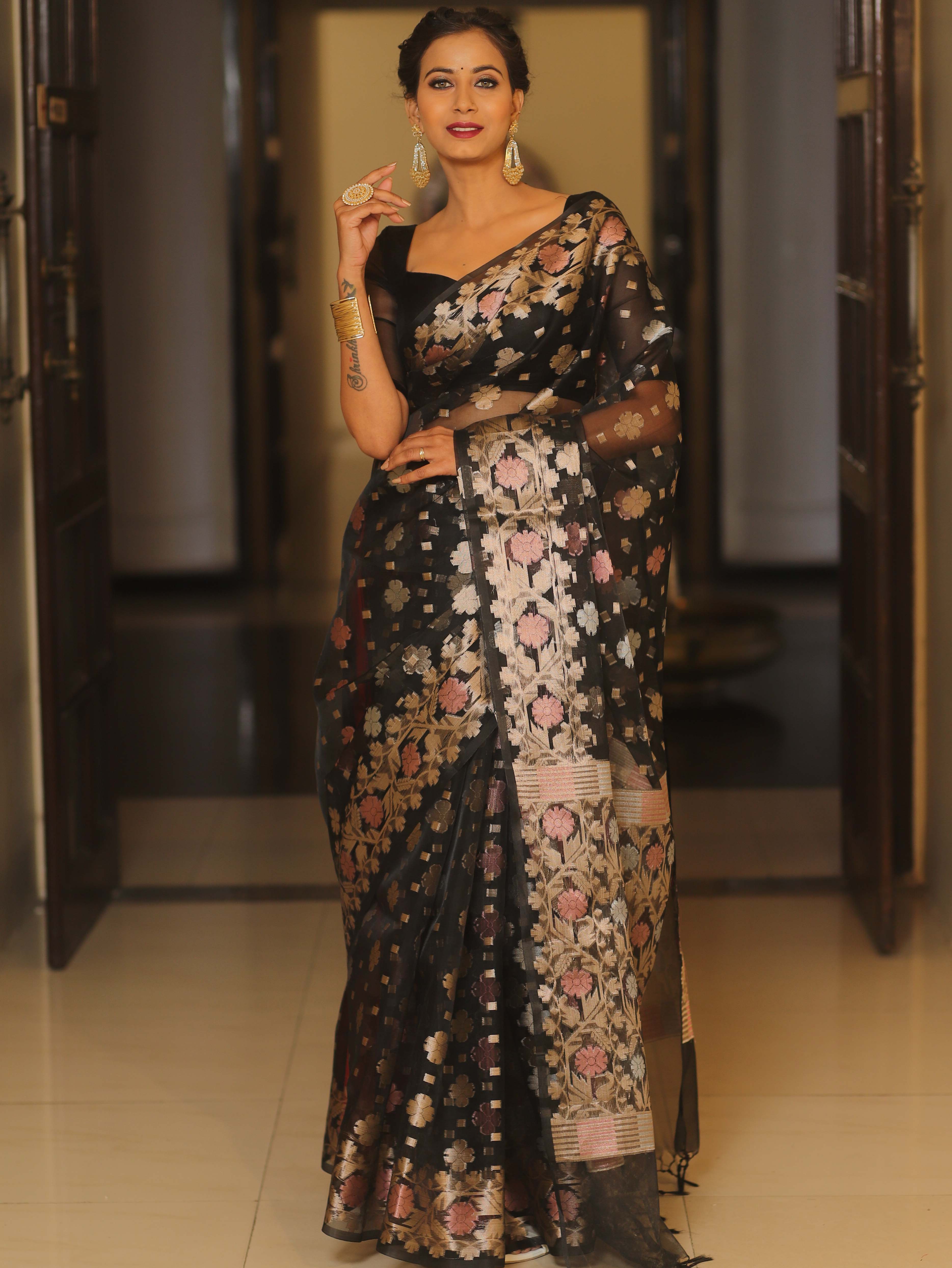 Banarasee Kora Muslin Saree With Zari Jamdani Weaving-Black