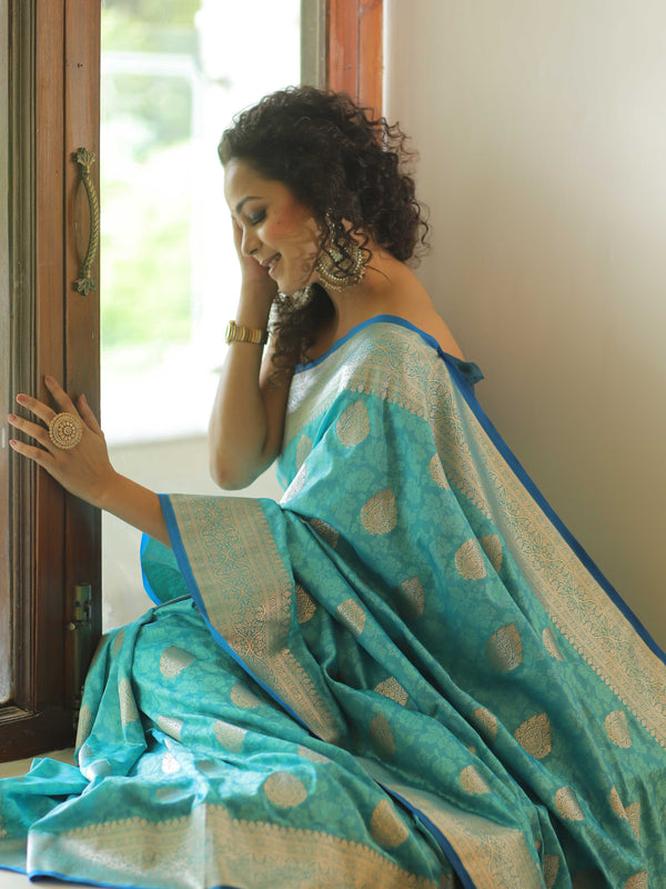 Banarasee Handwoven Semi-Katan Tanchoi Weaving Floral Border Saree-Sea Green