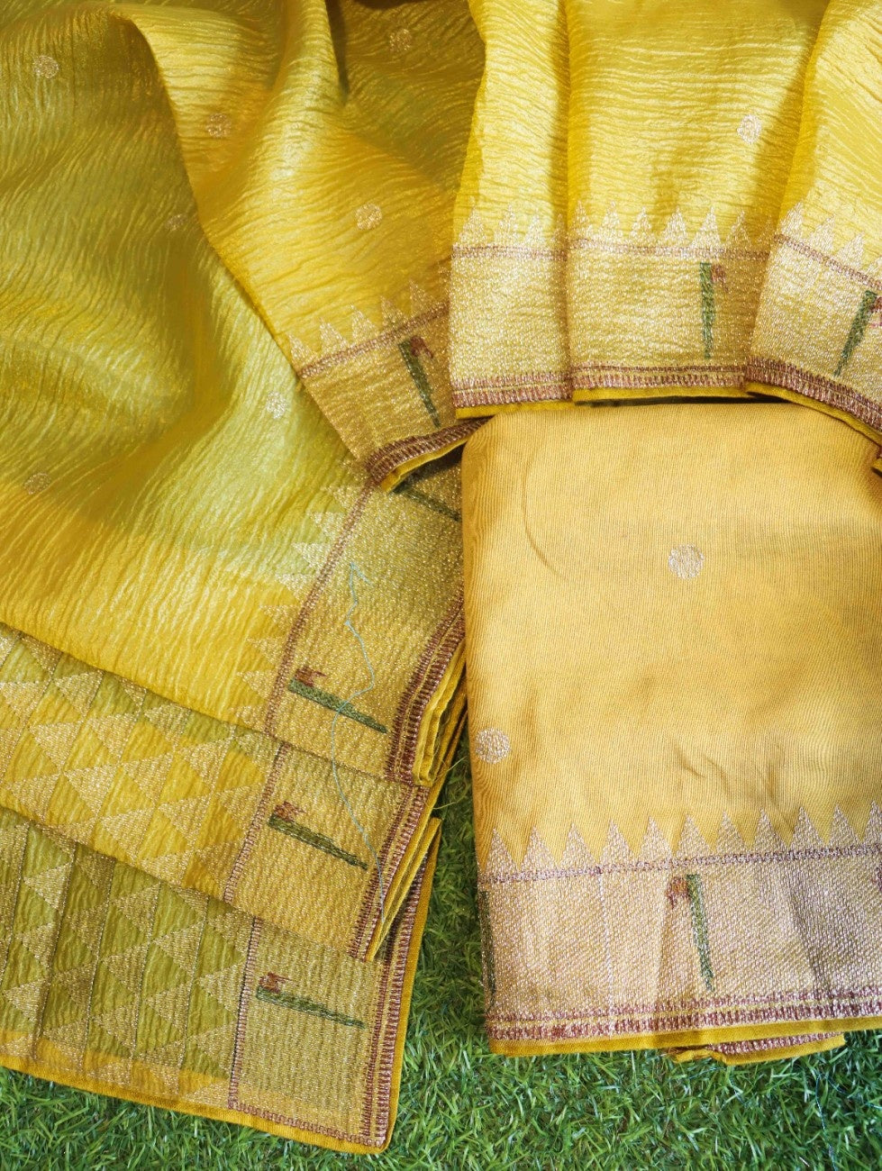Banarasee Handwoven Crushed Tissue Saree With Zari & Thread Embroidery Border-Yellow