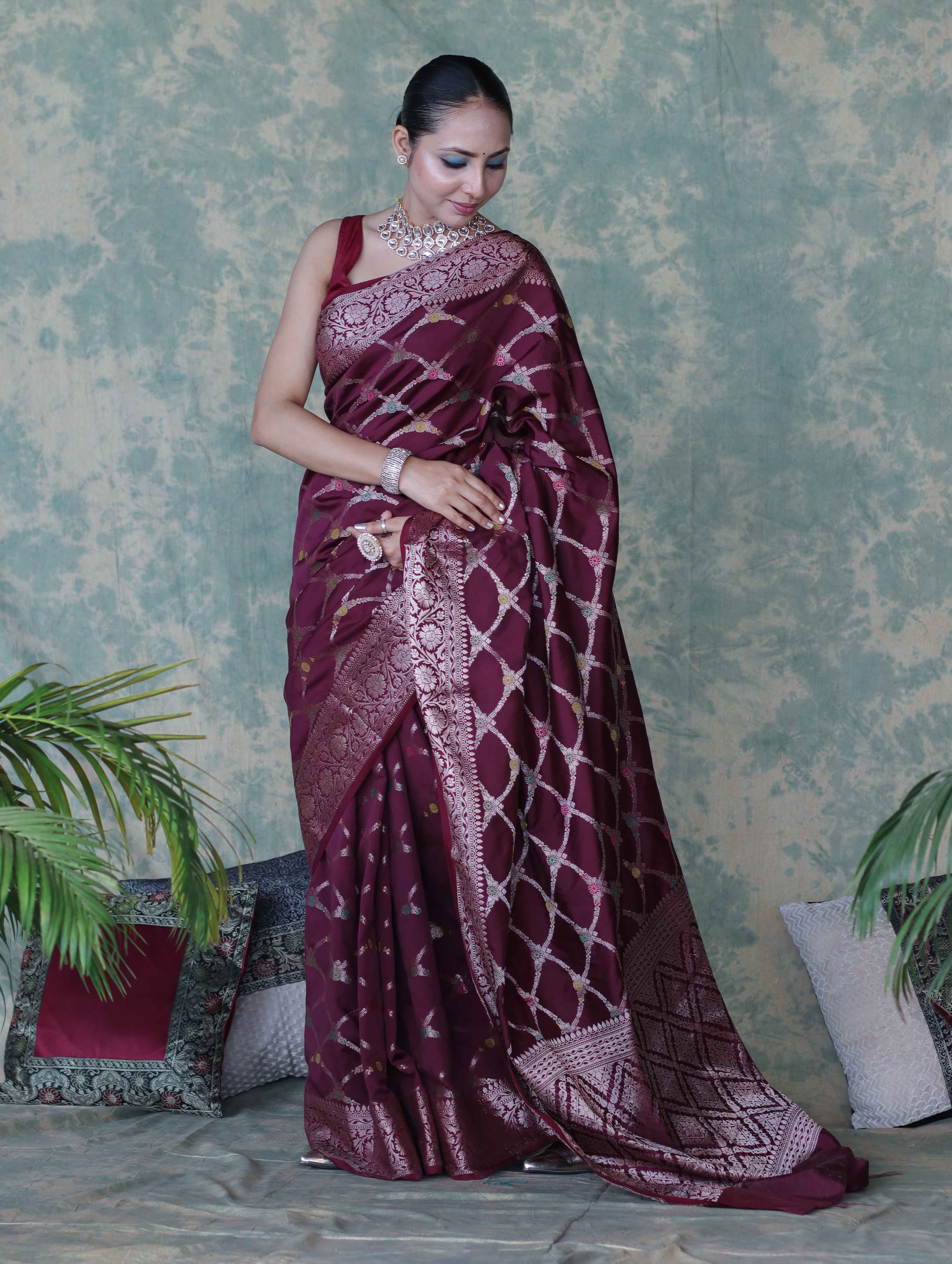 Banarasee Handloom Semi Silk Saree With Zari Jaal Work & Floral Border-Burgundy