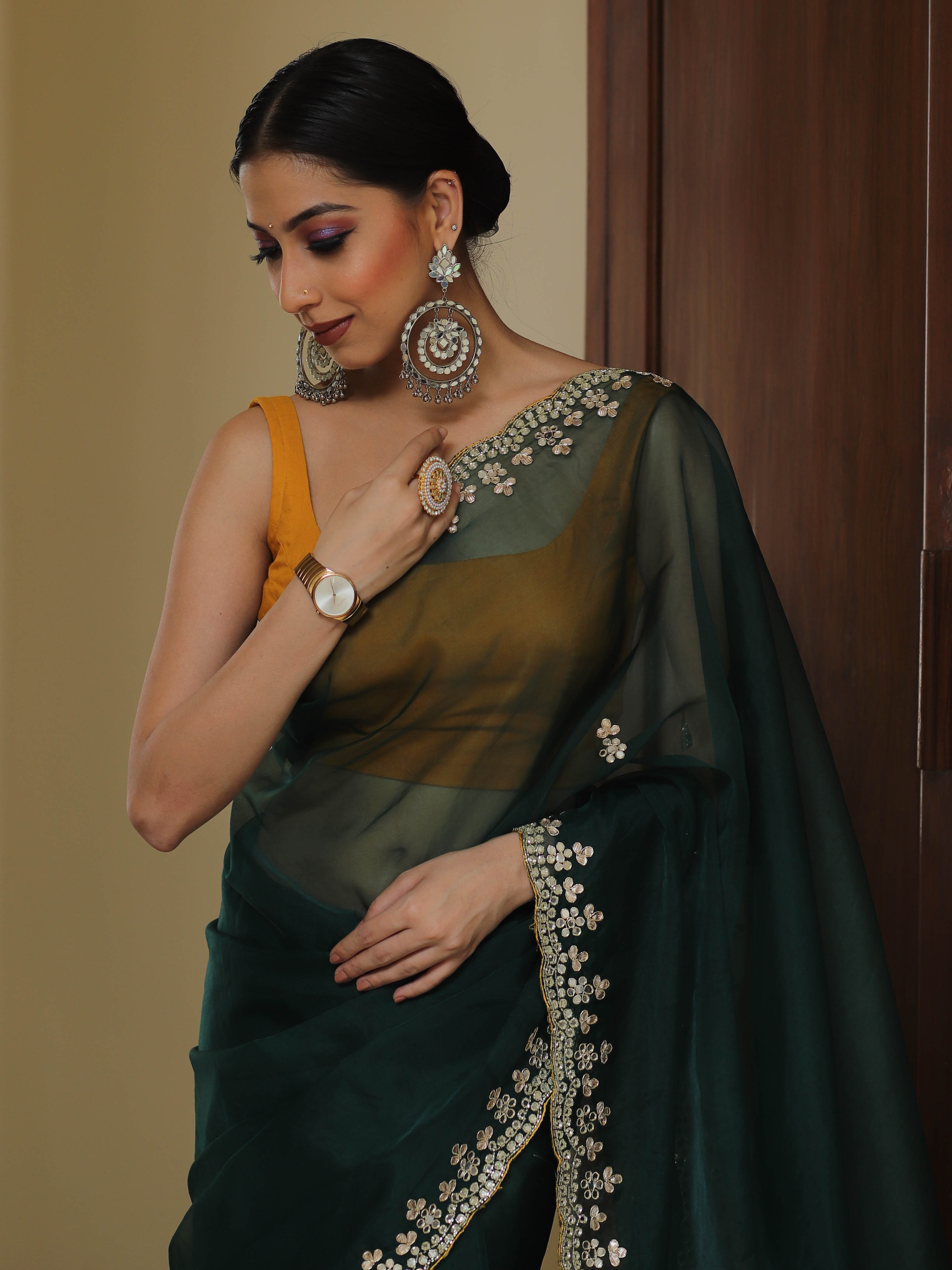 Banarasee Organza Silk Scallop Border Saree & Contrast Blouse-Deep Green