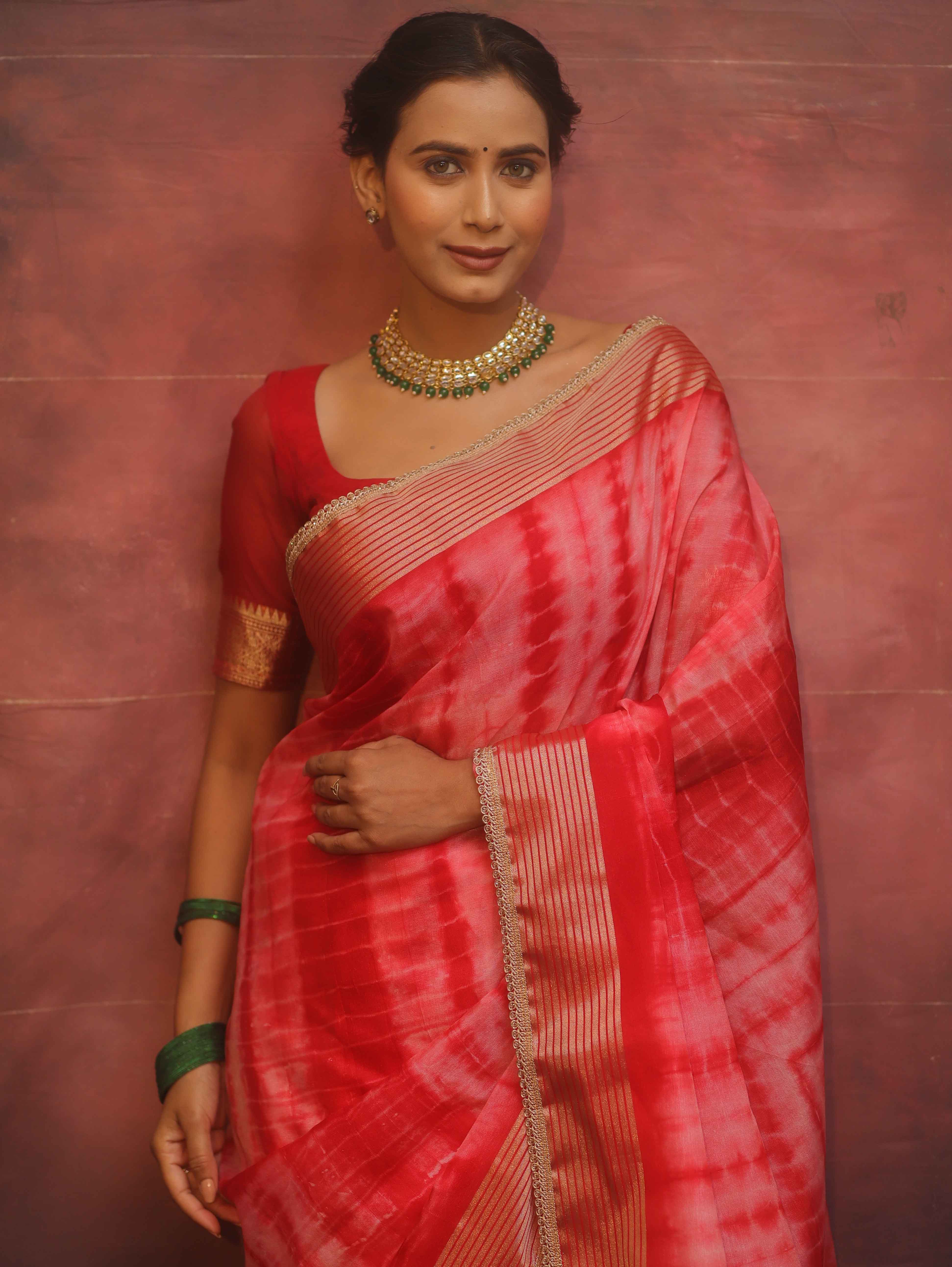 Banarasee Handwoven Semi Silk Shibori Dye Saree With Zari Border-Red & White