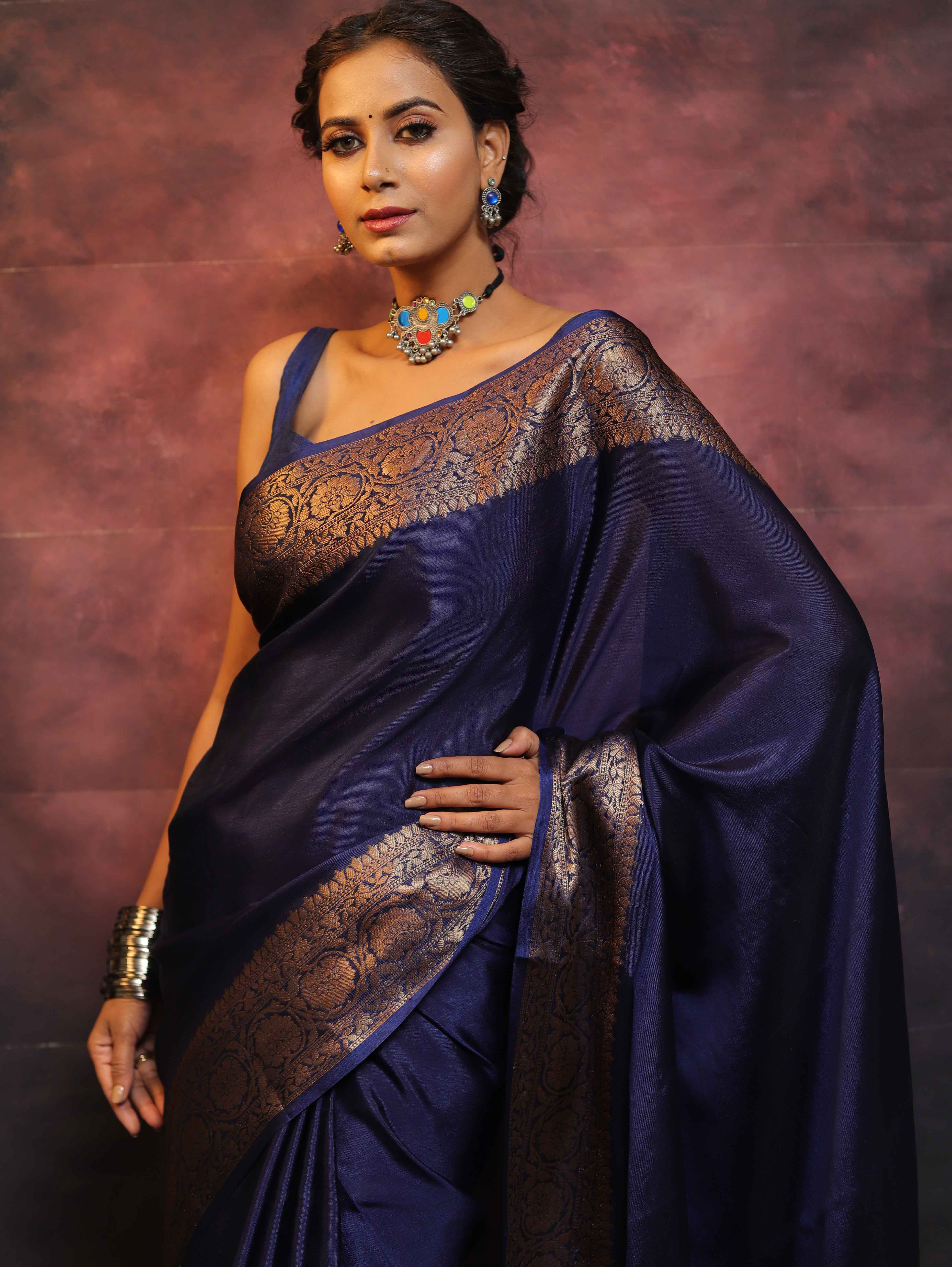 Navy blue plain saree with golden border discount