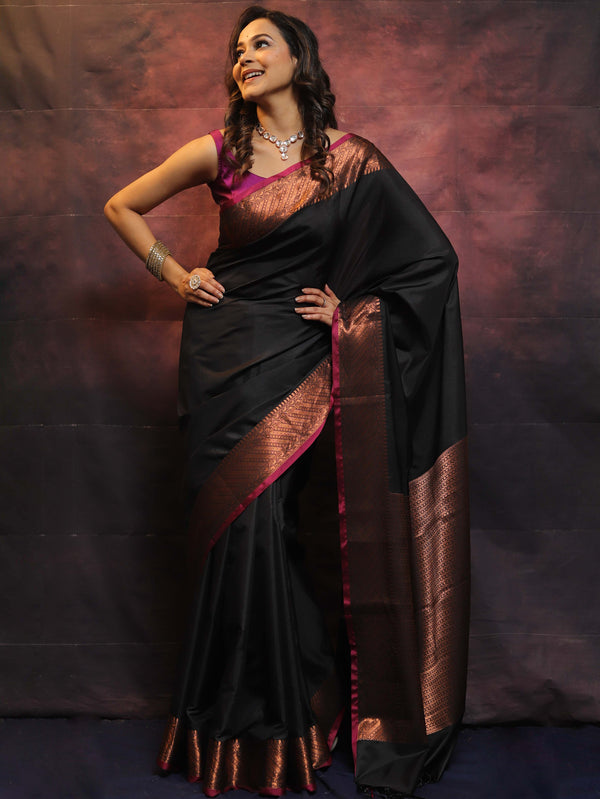 Banarasee Kora Muslin Saree With Tanchoi Design & Skirt Border-Black