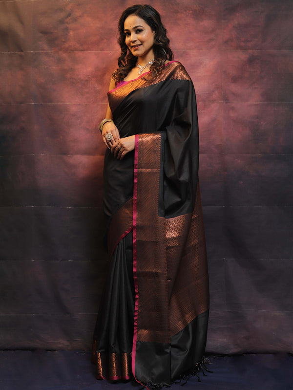 Banarasee Kora Muslin Saree With Tanchoi Design & Skirt Border-Black