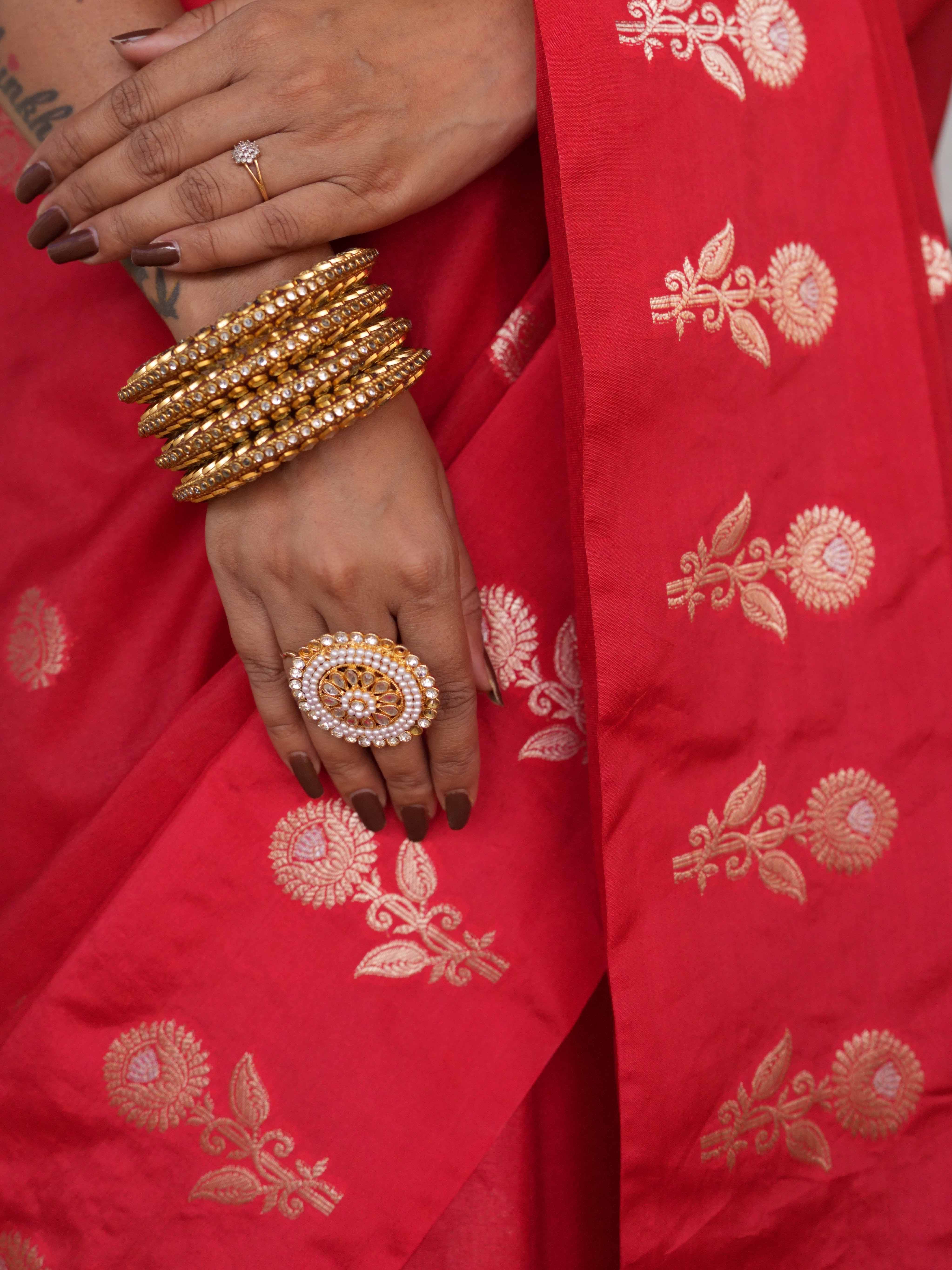 Banarasee Handwoven Semi Silk Saree With Zari Buti Design-Red