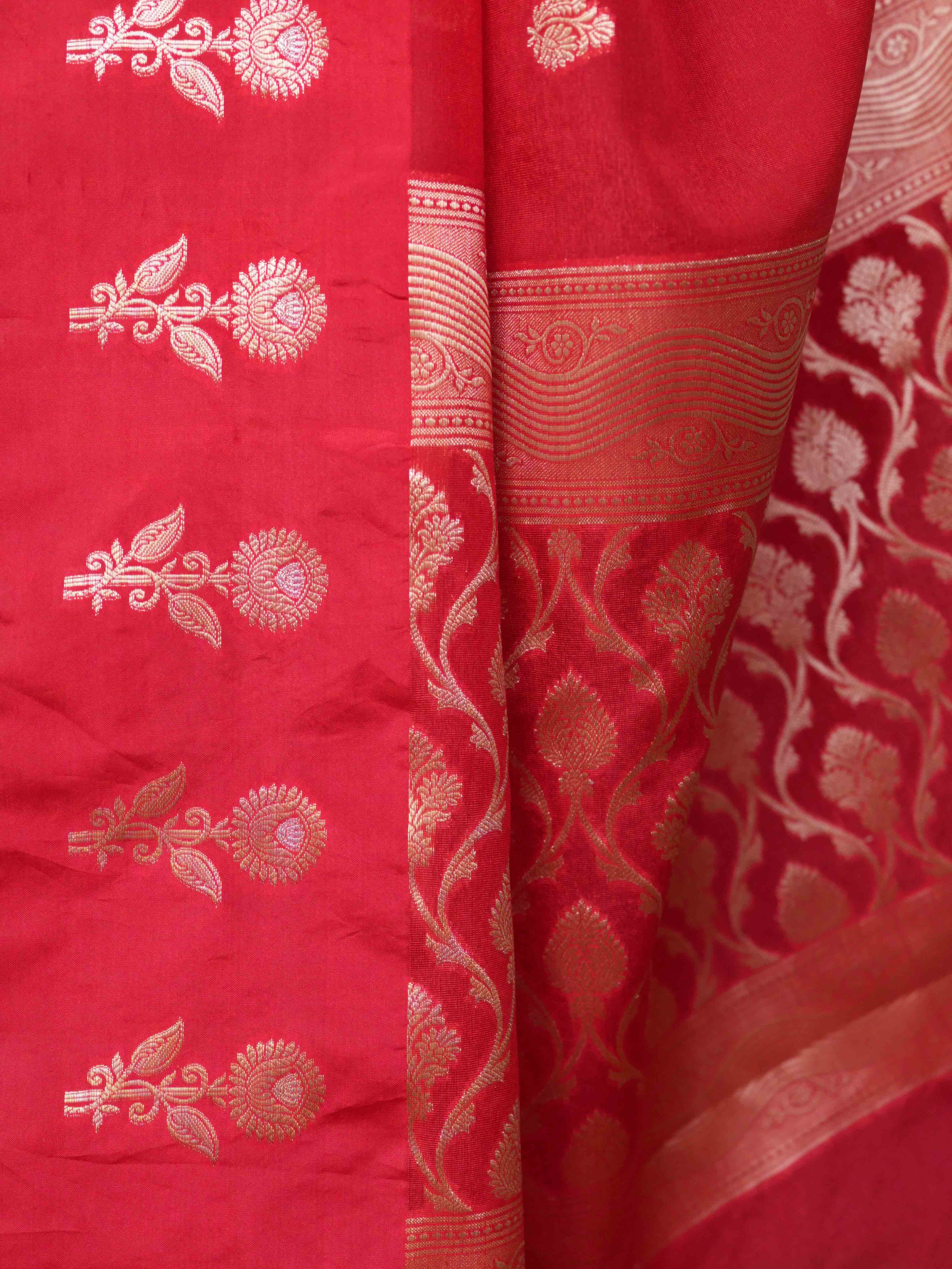 Banarasee Handwoven Semi Silk Saree With Zari Buti Design-Red