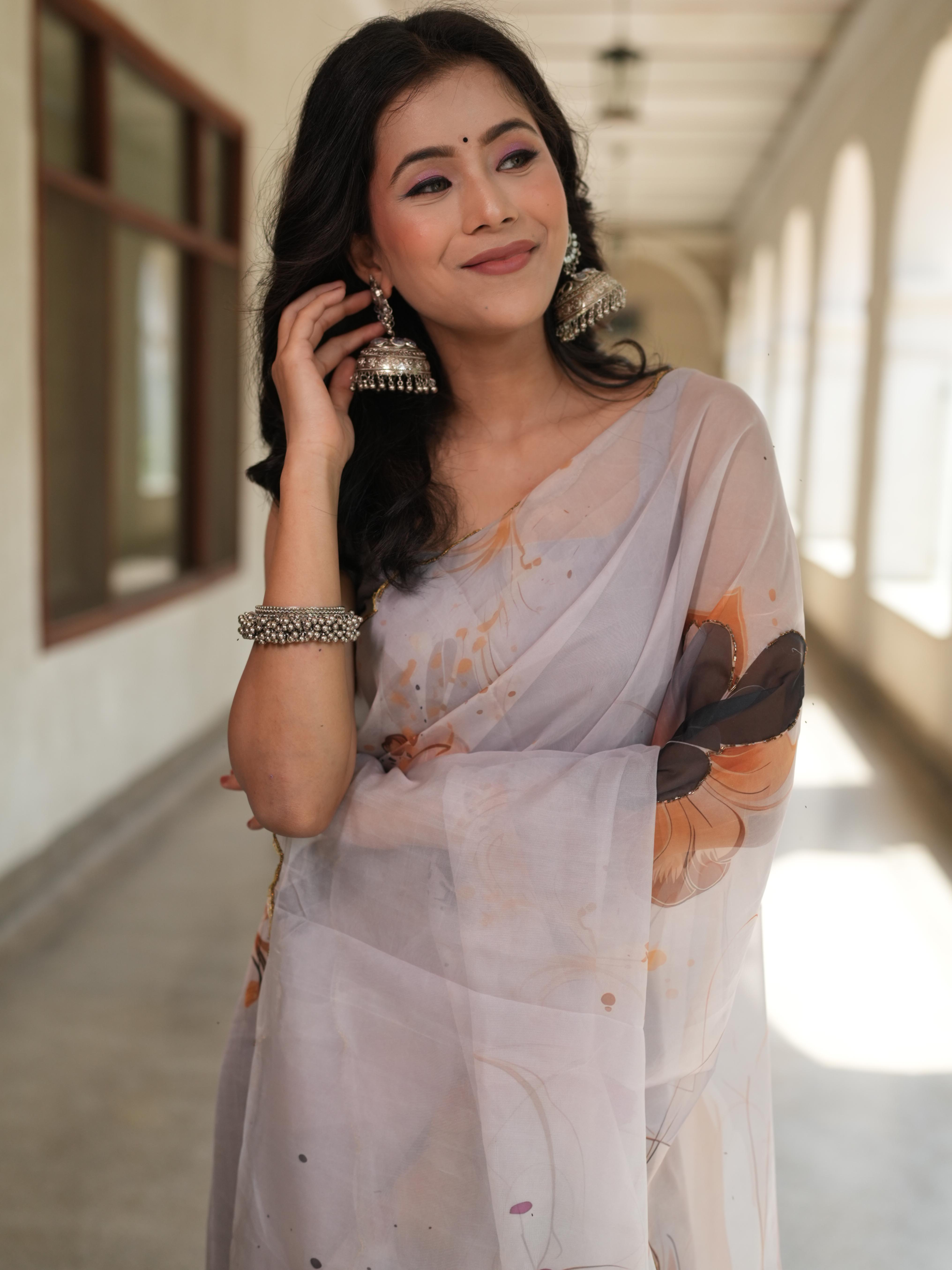 Banarasee Organza Silk Floral Printed Saree With Scallop Border-Grey