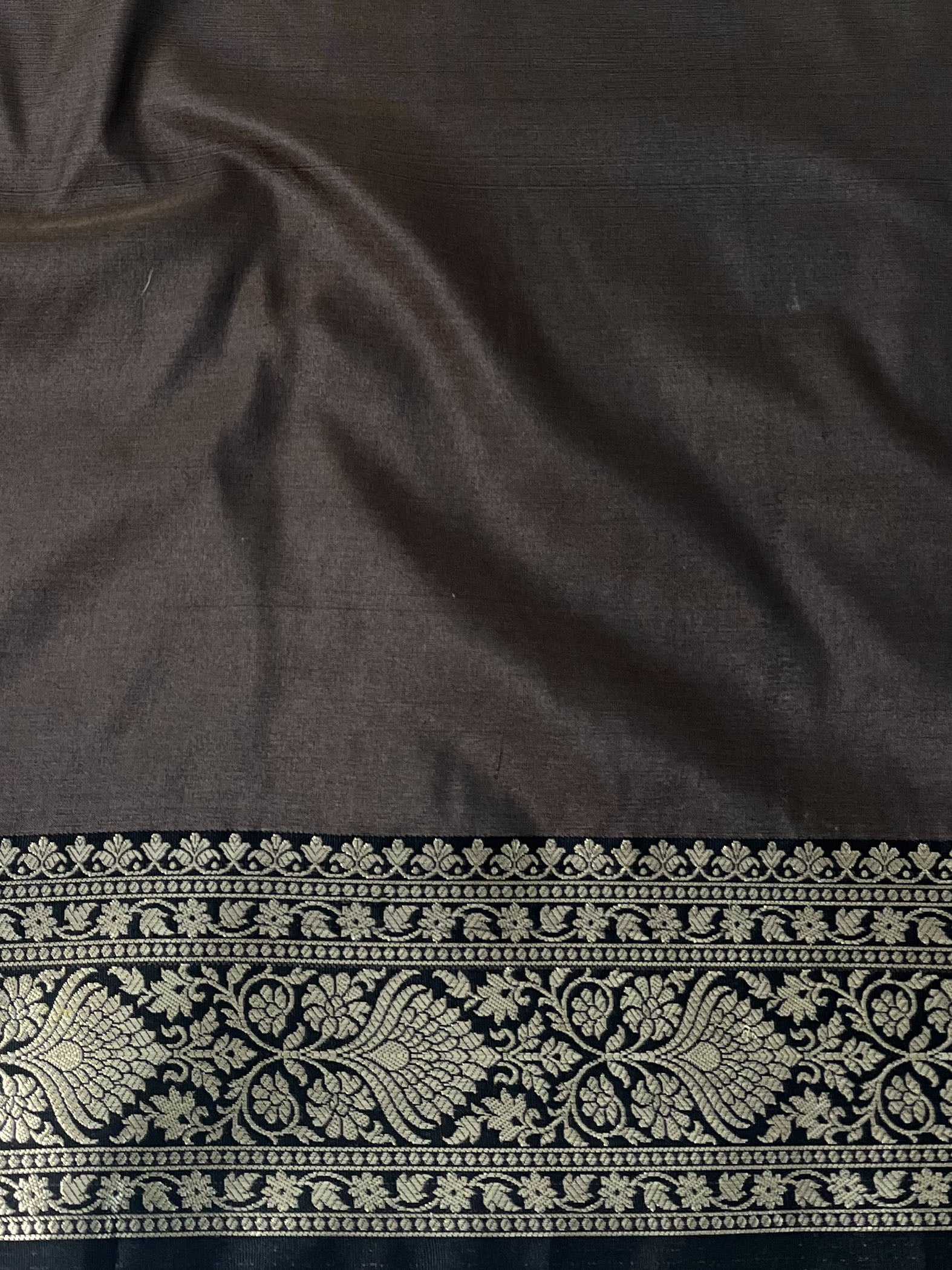Banarasee Cotton Silk Mix Banswada Sari With Zari Buta & Contrast Border-Grey & Black