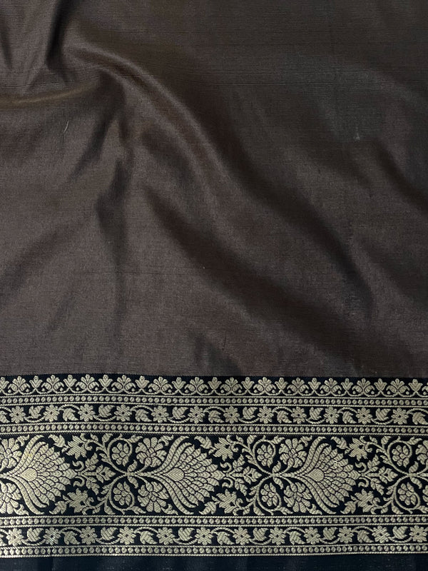Banarasee Cotton Silk Mix Banswada Sari With Zari Buta & Contrast Border-Grey & Black