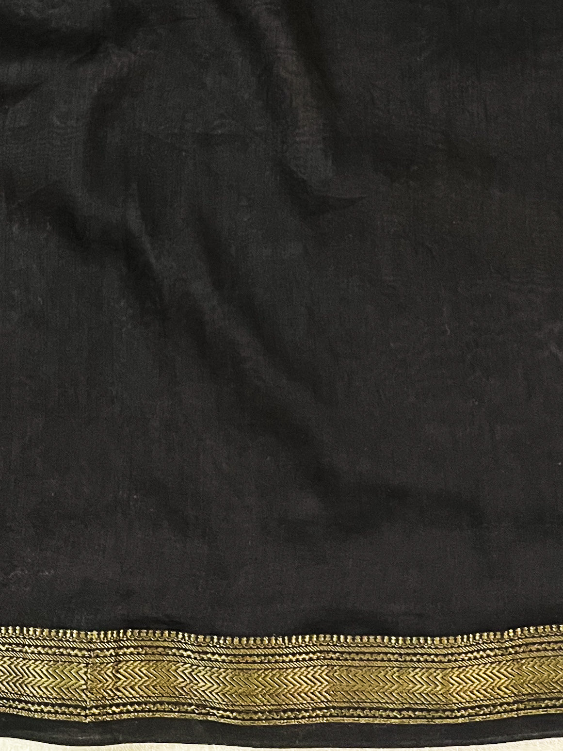 Handloom Maheshwari Silk Bagru Block Printed Mirror Work Saree-Black