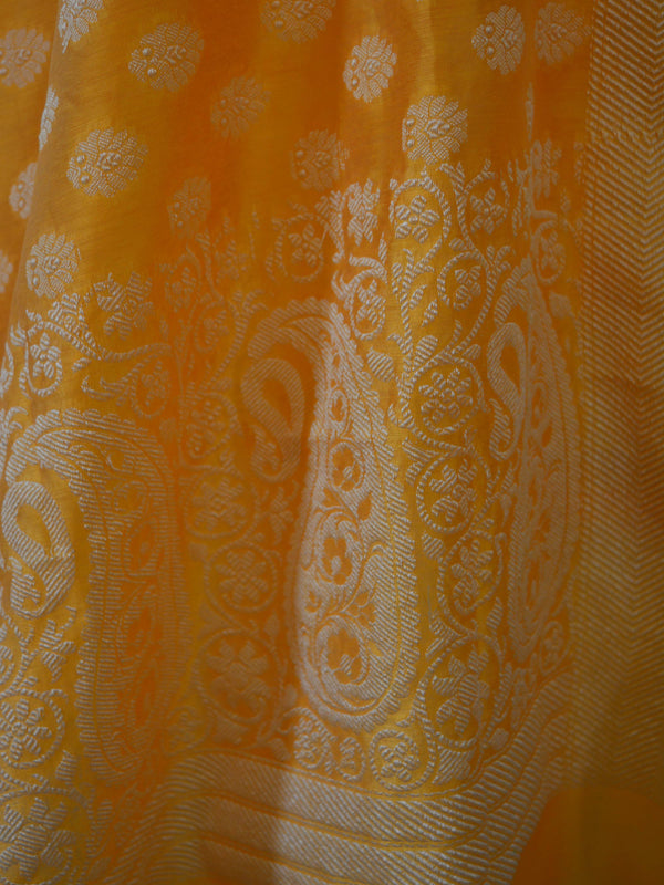 Banarasee Shibori Dyed Chanderi Salwar Kameez Fabric With Contrast Dupatta-Off White