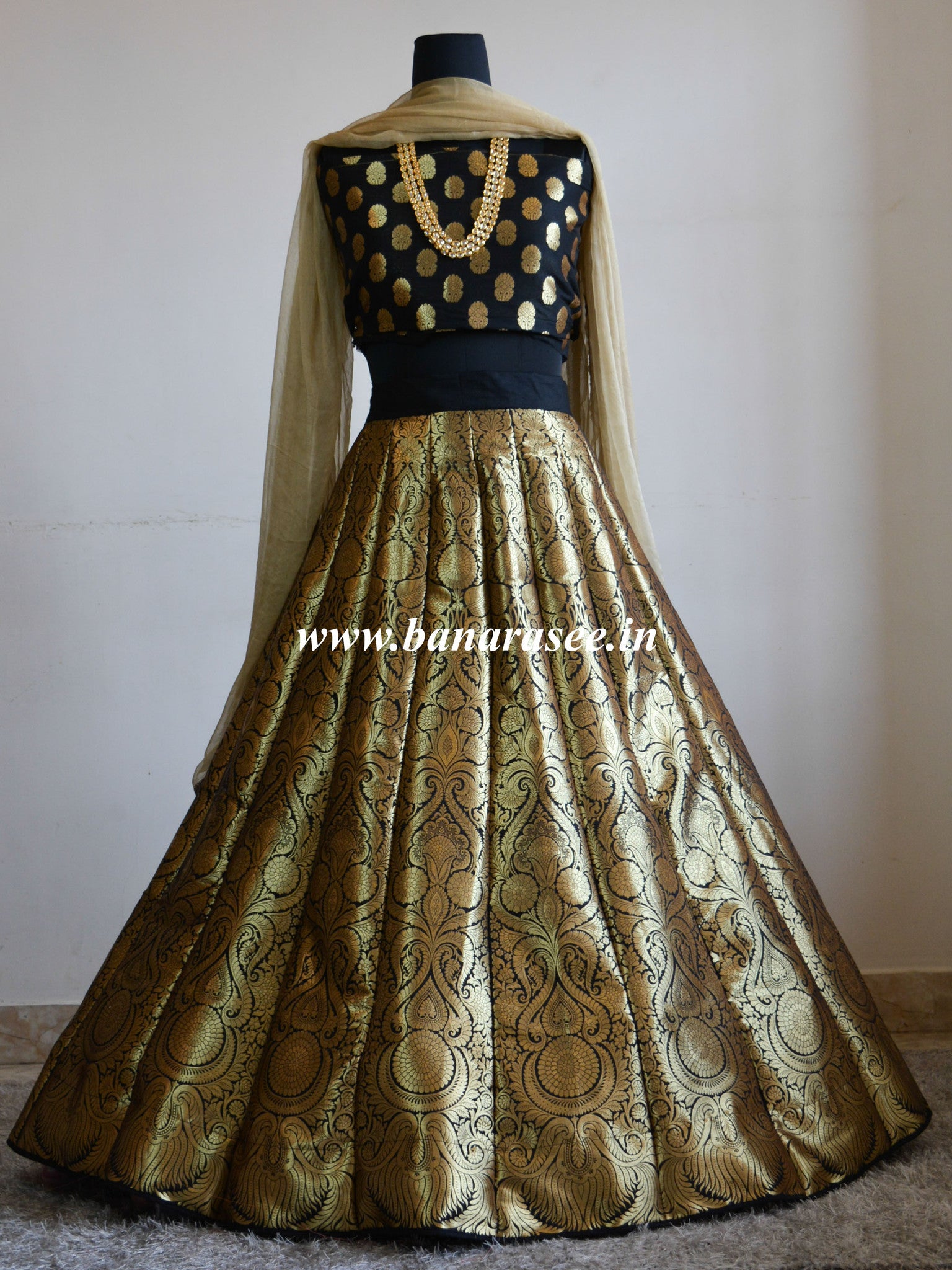 Banarasee/Banarasi Handwoven Art Silk Unstitched Lehenga Blouse Fabr