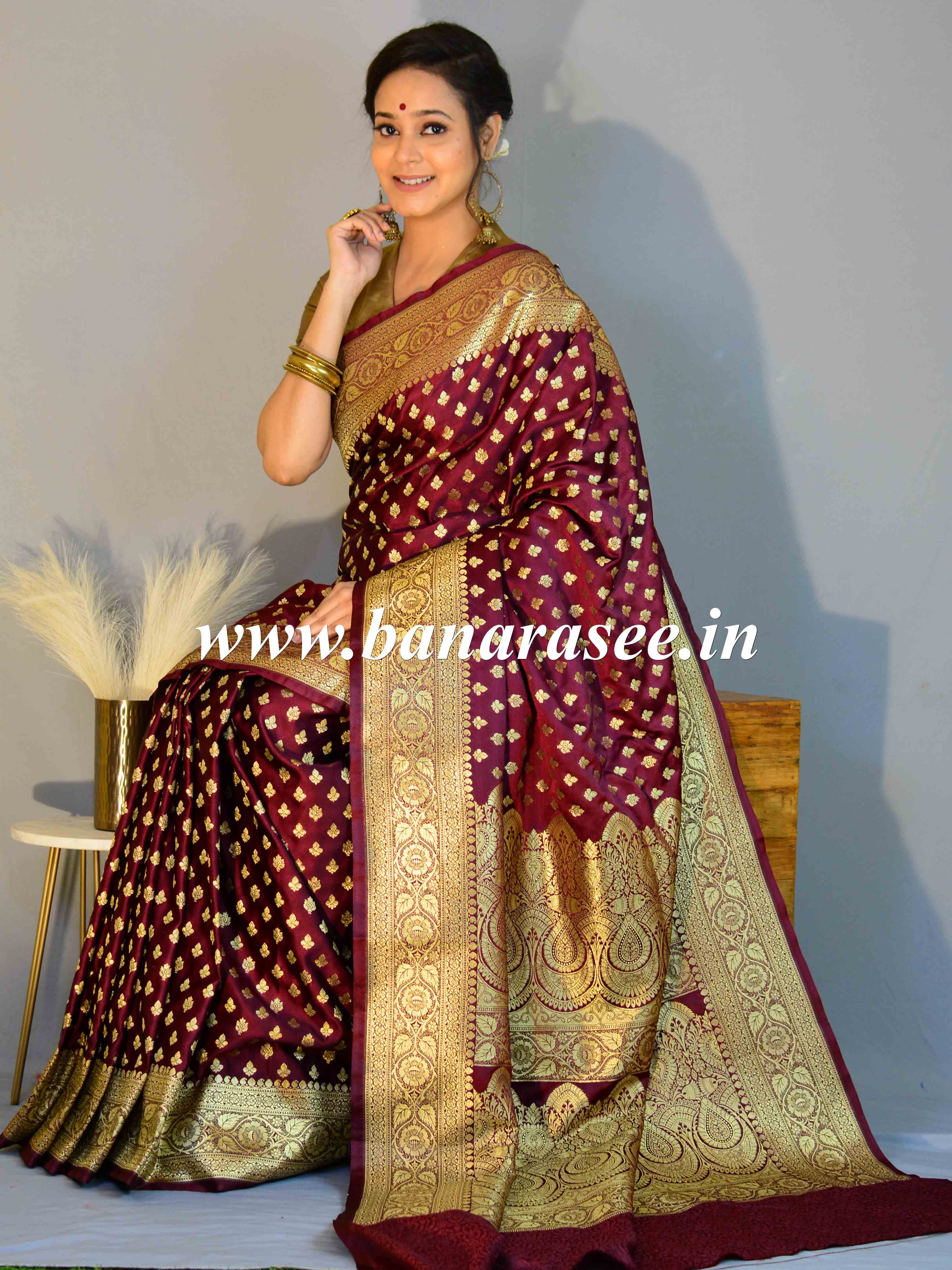 Banarasee Handwoven Art Silk Heavy Zari Buti Design Weaving Saree-Maroon