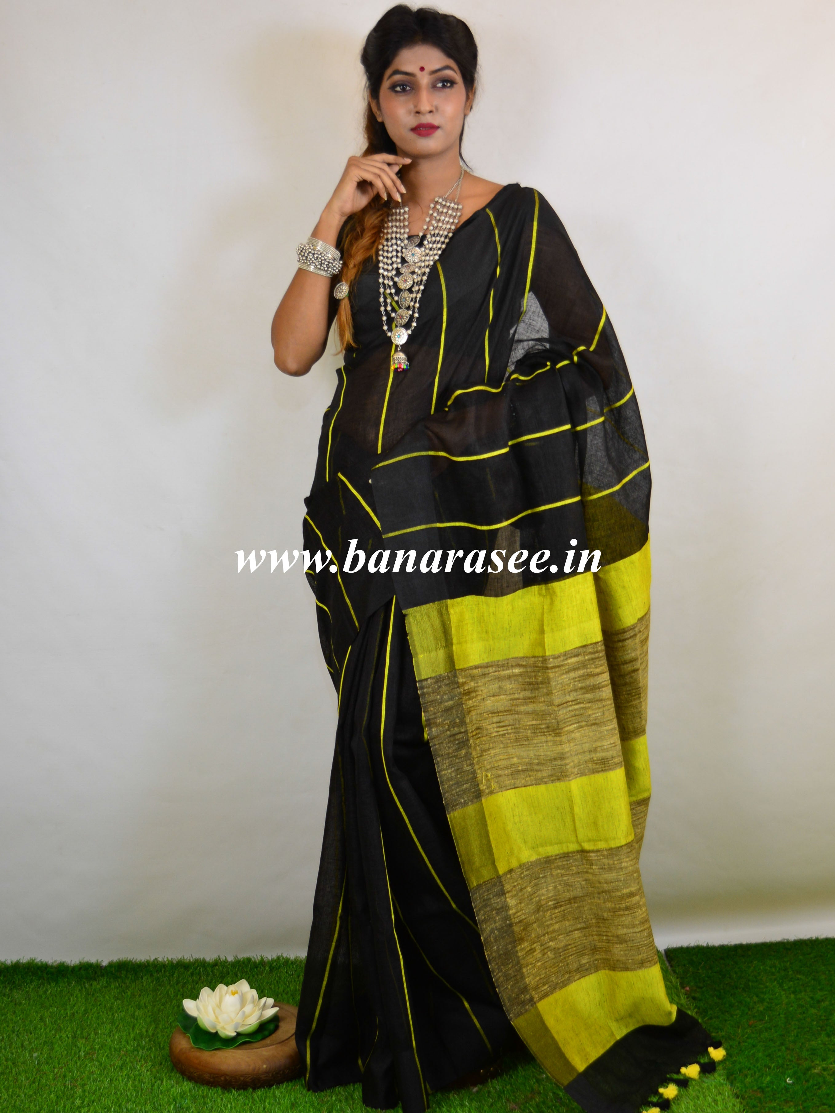 Bhagalpuri Handloom Pure Linen Ghichha Stripes Design Saree-Black