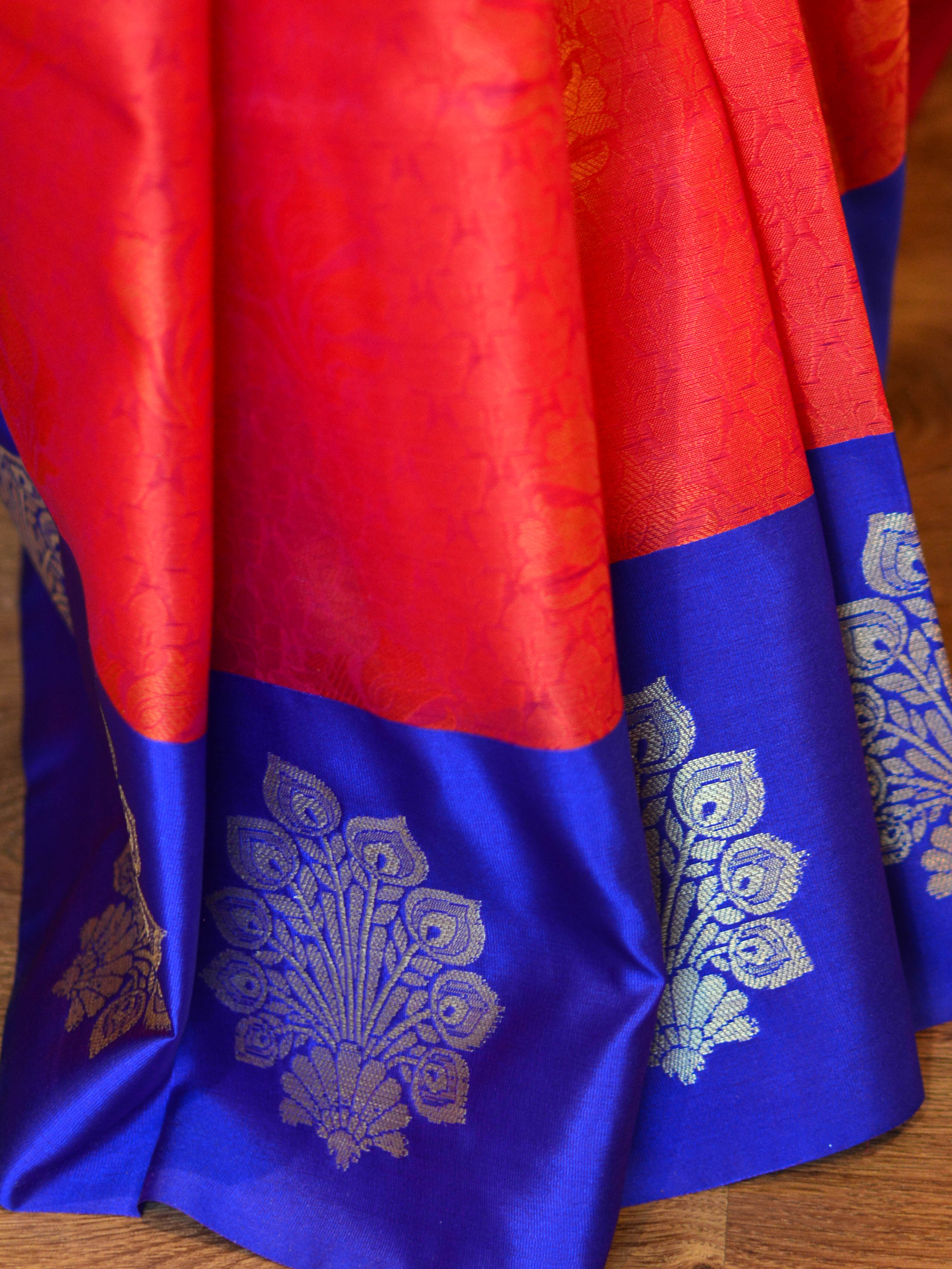 Banarasee Kora Muslin Saree With Buta Design & Skirt Border-Red & Blue
