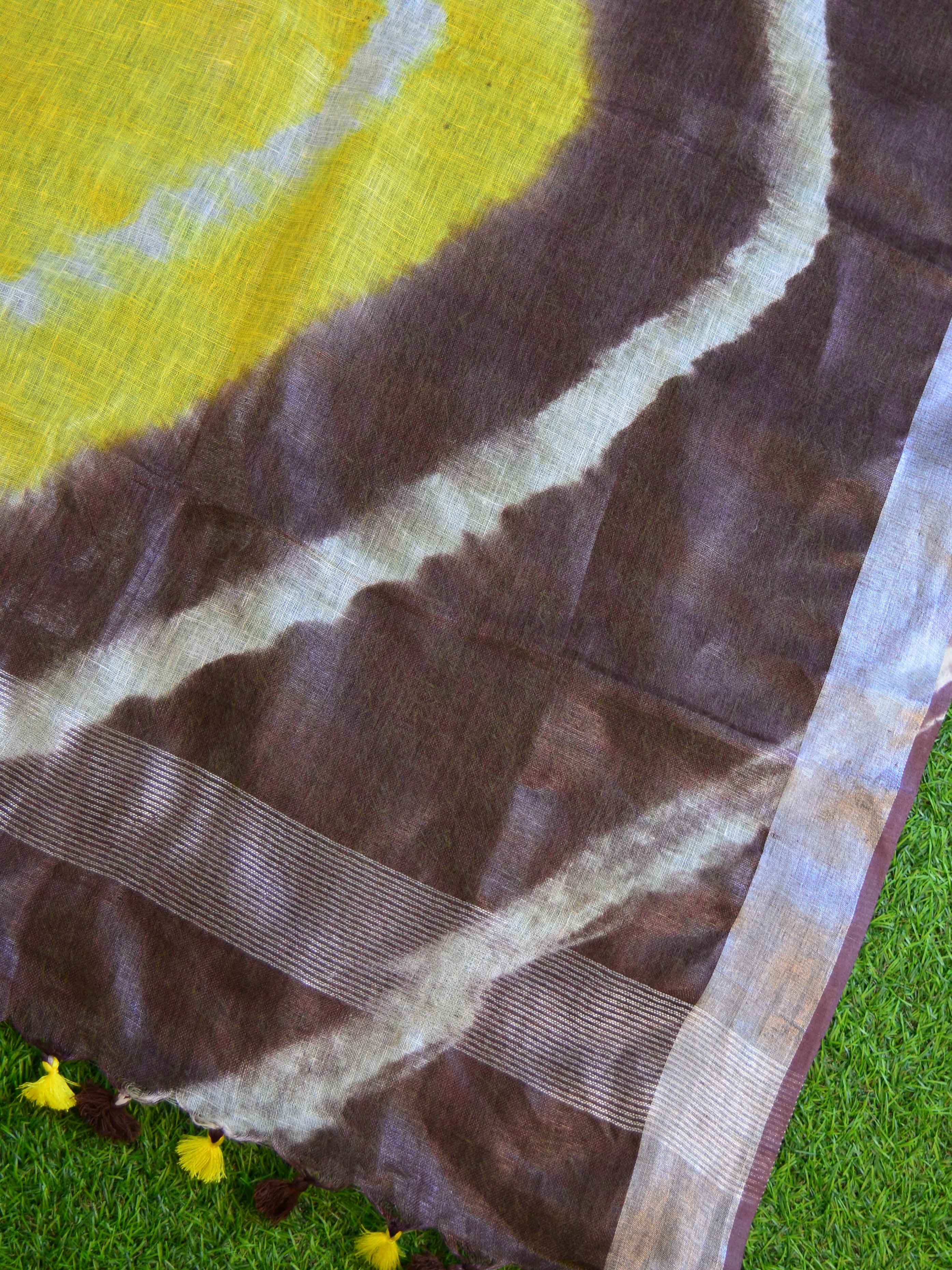 Bhagalpuri Pure Ikkat Kameez With Linen Cotton Shibori Dupatta-Magenta