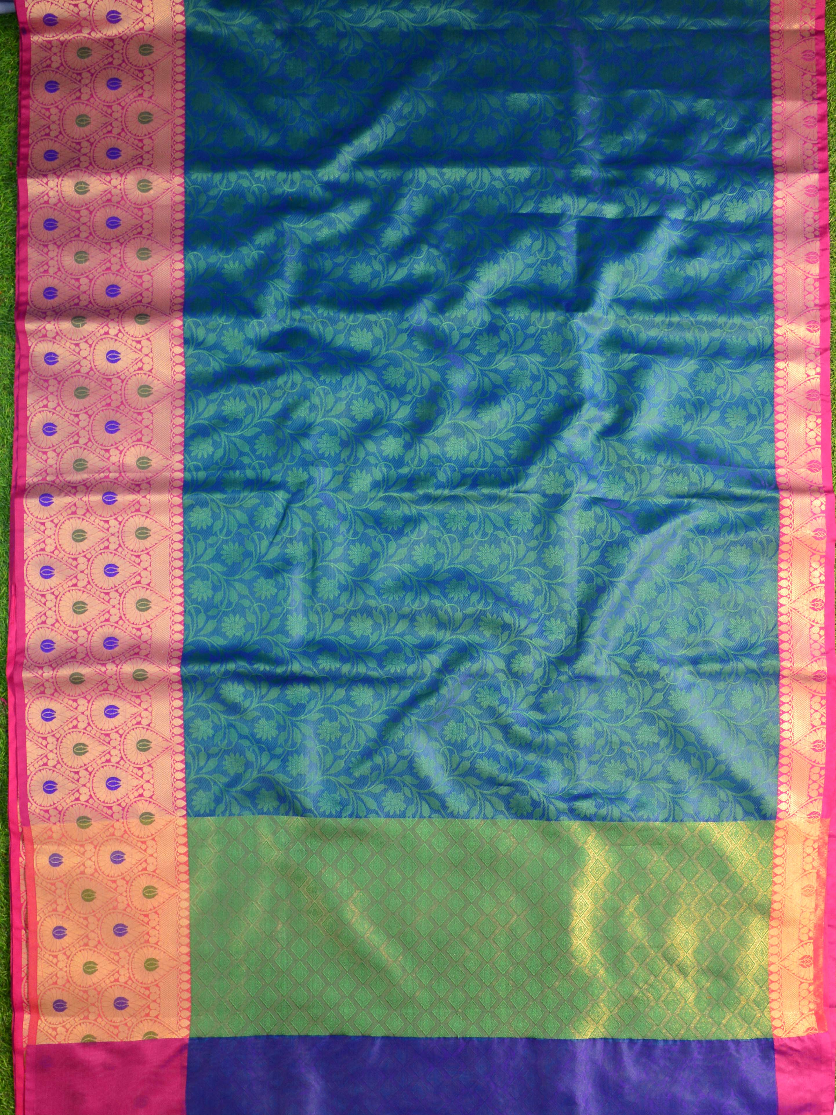 Banarasee Kora Muslin Saree With Self-Weaving Jaal Design & Skirt Border-Green