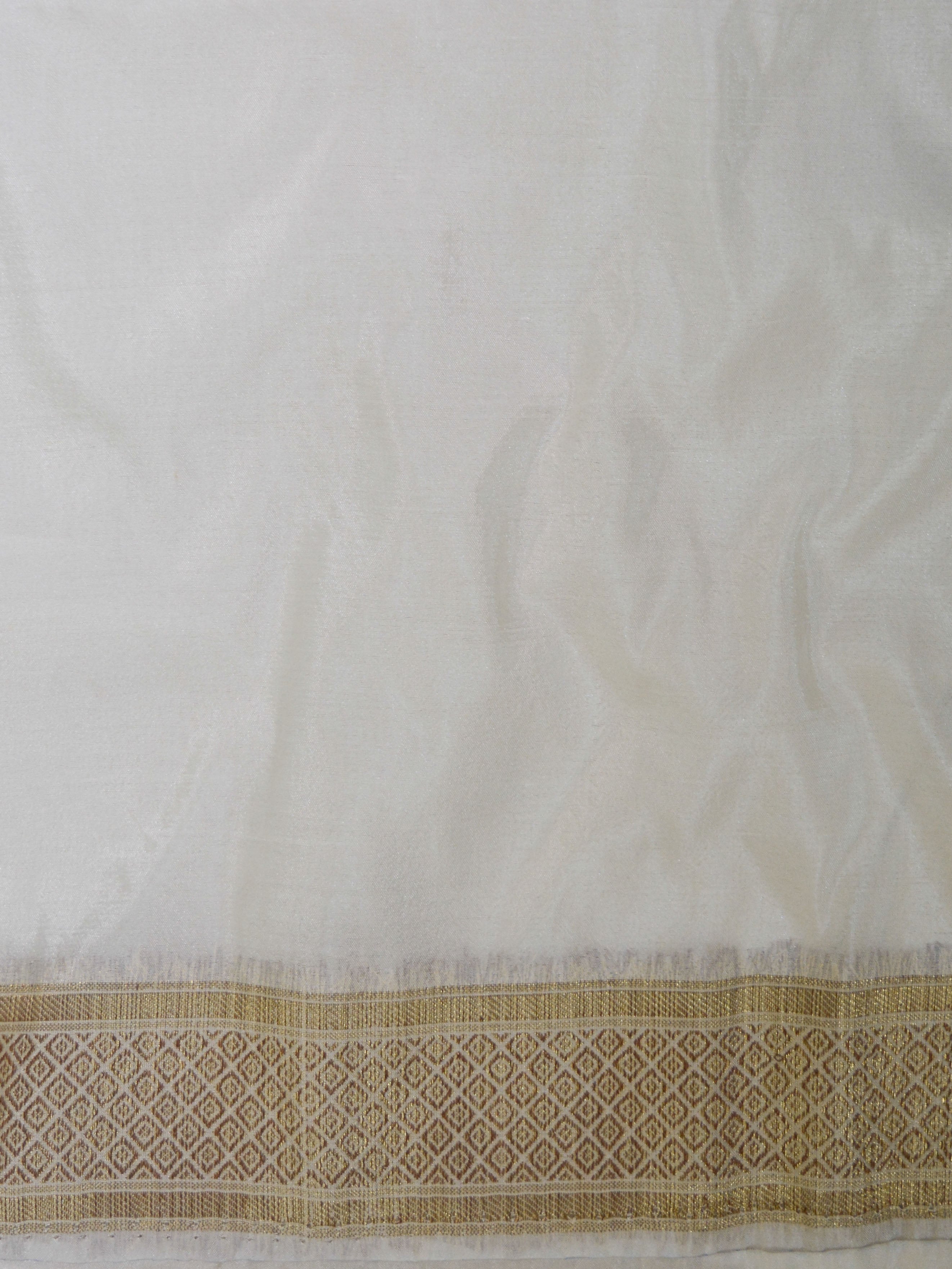 Banarasee Handwoven Semi Silk Saree With Zari Buta-White
