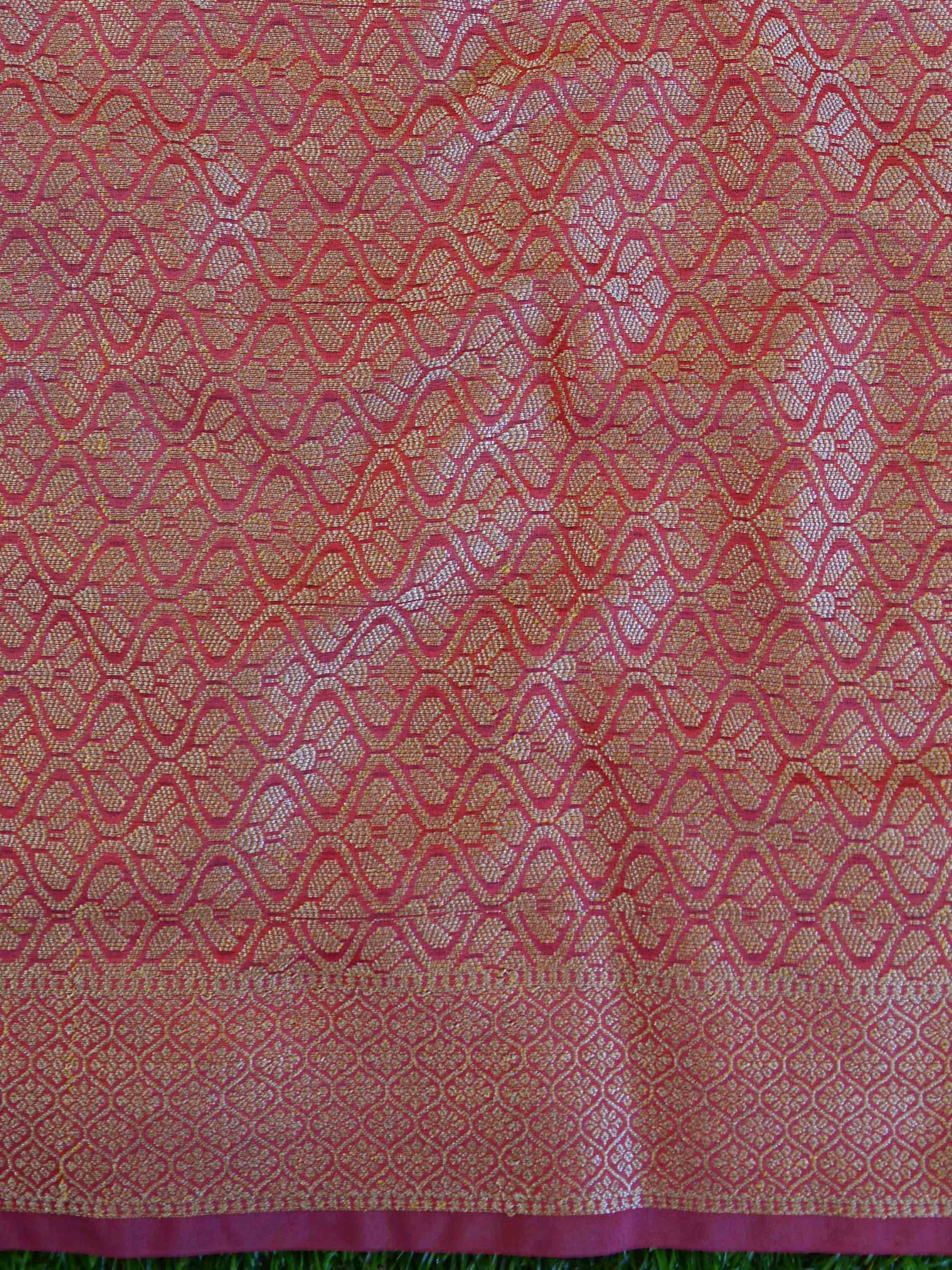 Banarasee Handwoven Semi-Chiffon Saree With Zig-Zag Design-Peach & Pink