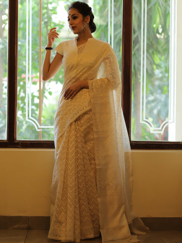 Banarasee Cotton Jamdani Saree With Resham Zig-Zag Design-Beige