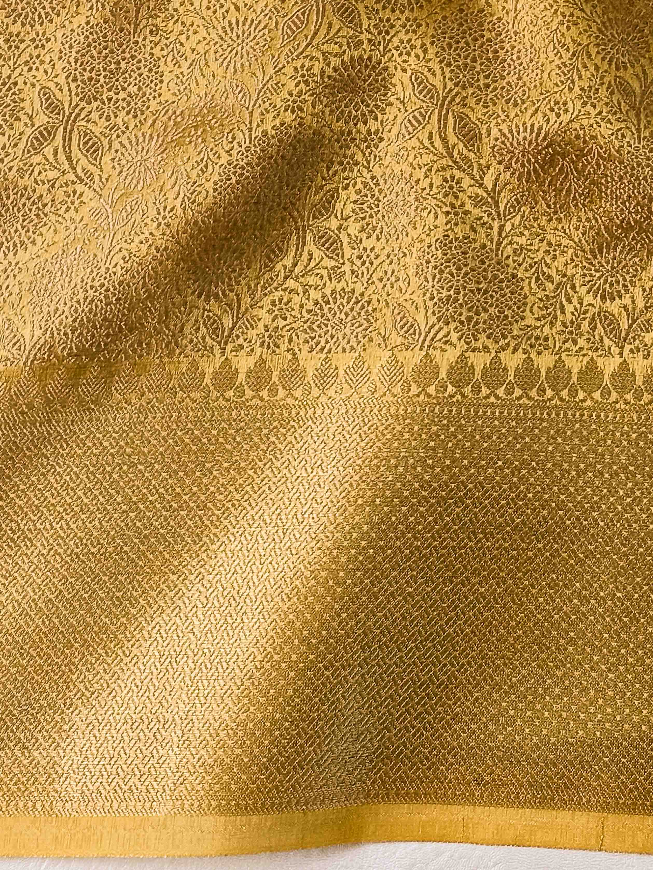 Banarasee Handwoven Tissue Tanchoi Zari Border Saree-Gold