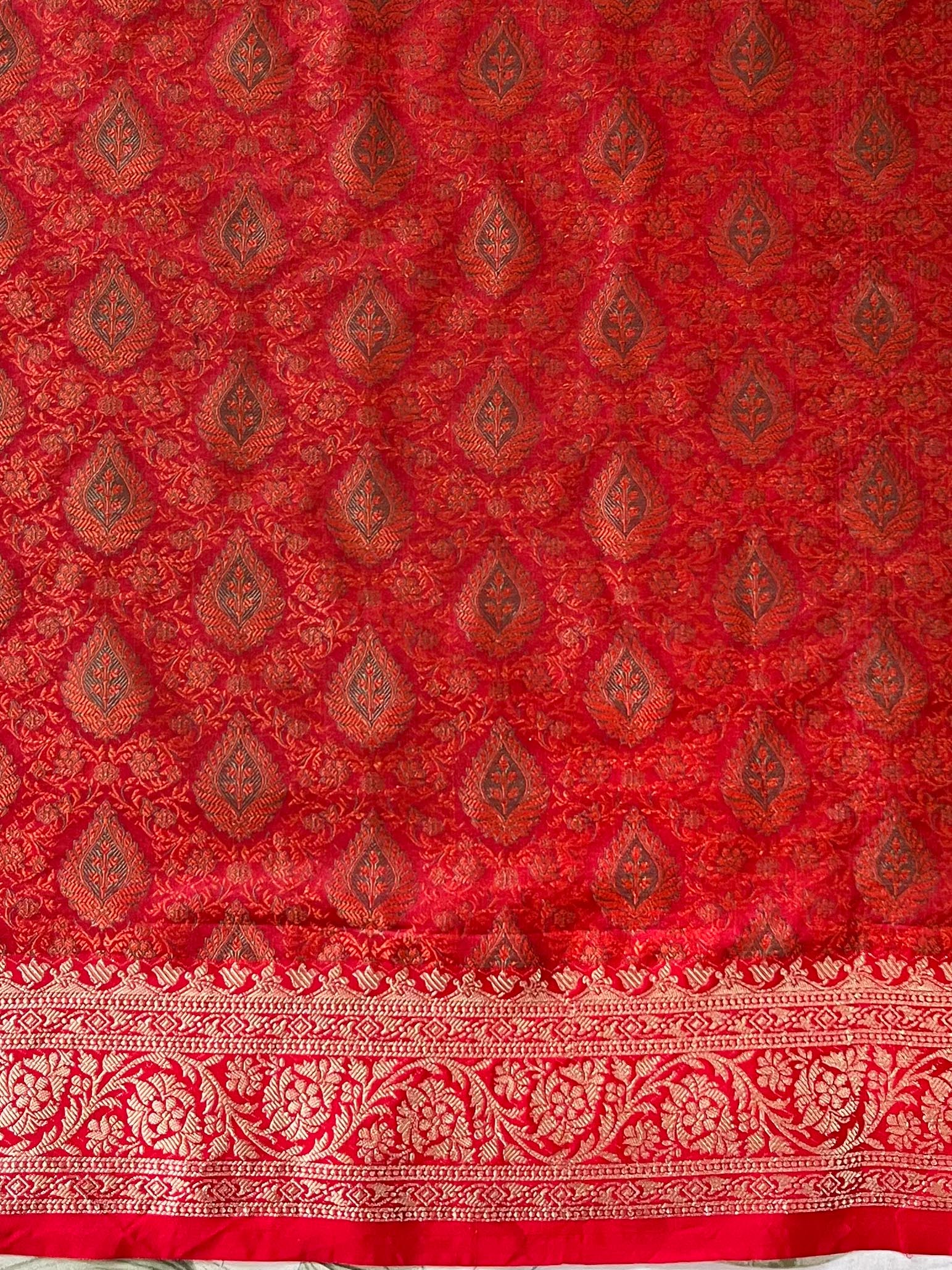 Banarasee Handwoven Semi-Katan Tanchoi Weaving Floral Border Saree-Brown & Red