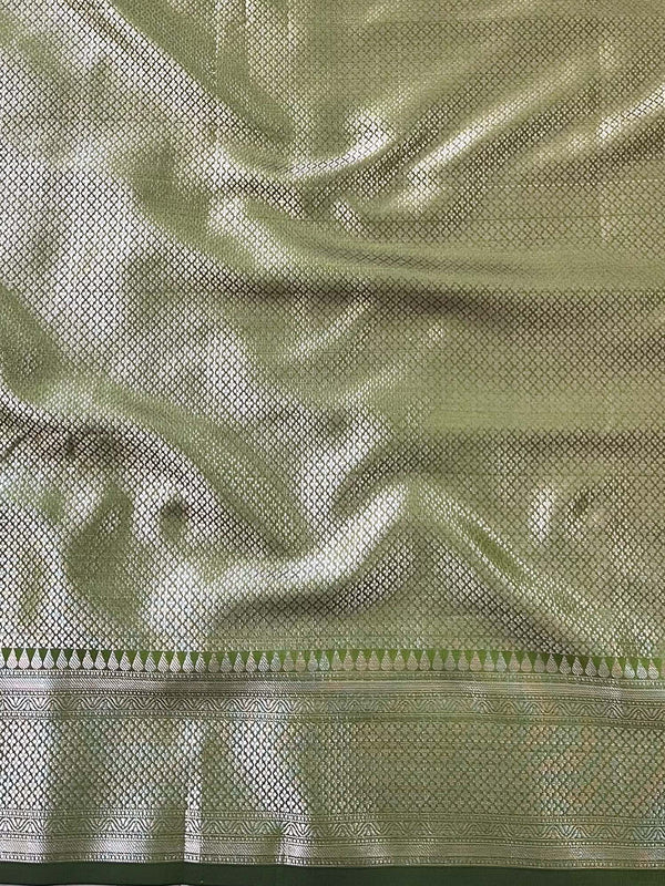 Banarasee Handwoven Semi Silk Saree With Zari Buti Design-Heena Green