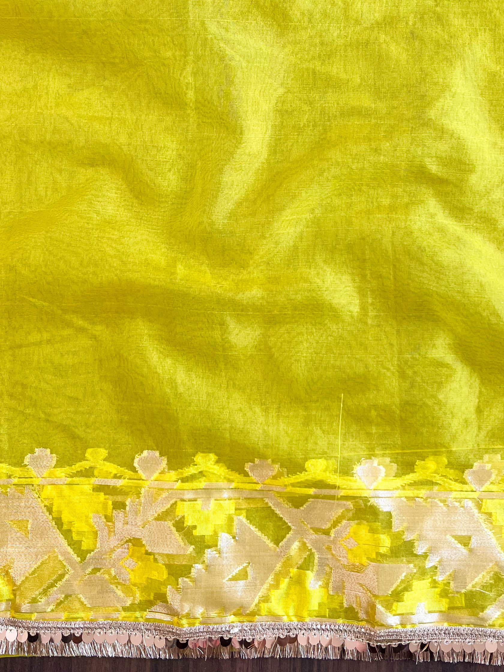 Banarasee Organza Saree With Gold Zari Jaal Design & Dual Color-Green & Yellow