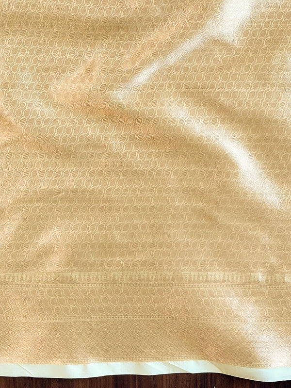 Banarasee Organza Saree With Zari Buti & Rangkat Design-Green & White
