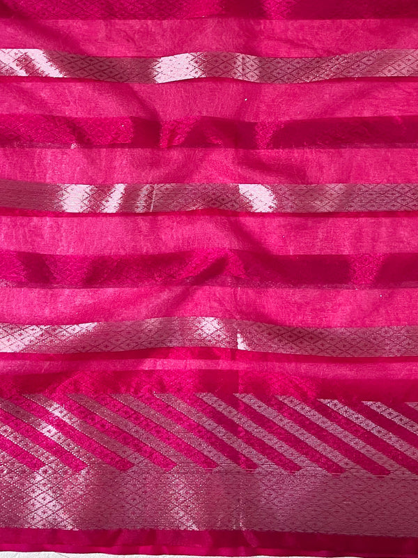 Banarasee Organza Saree With Gold Zari Jaal Design & Dual Color-Green & Pink