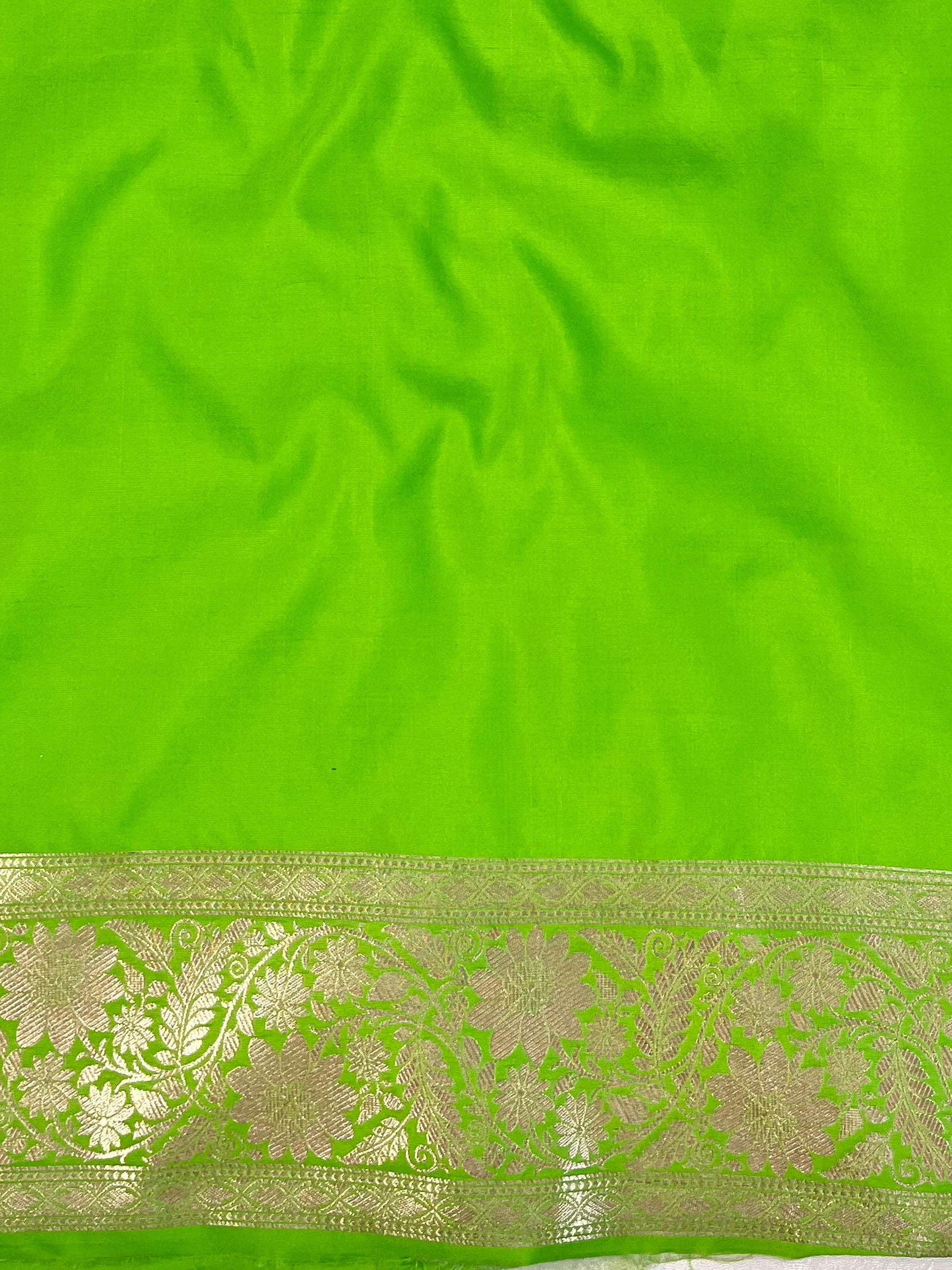 Banarasee Handwoven Semi Katan Saree With Rangkat Design & Border-Green