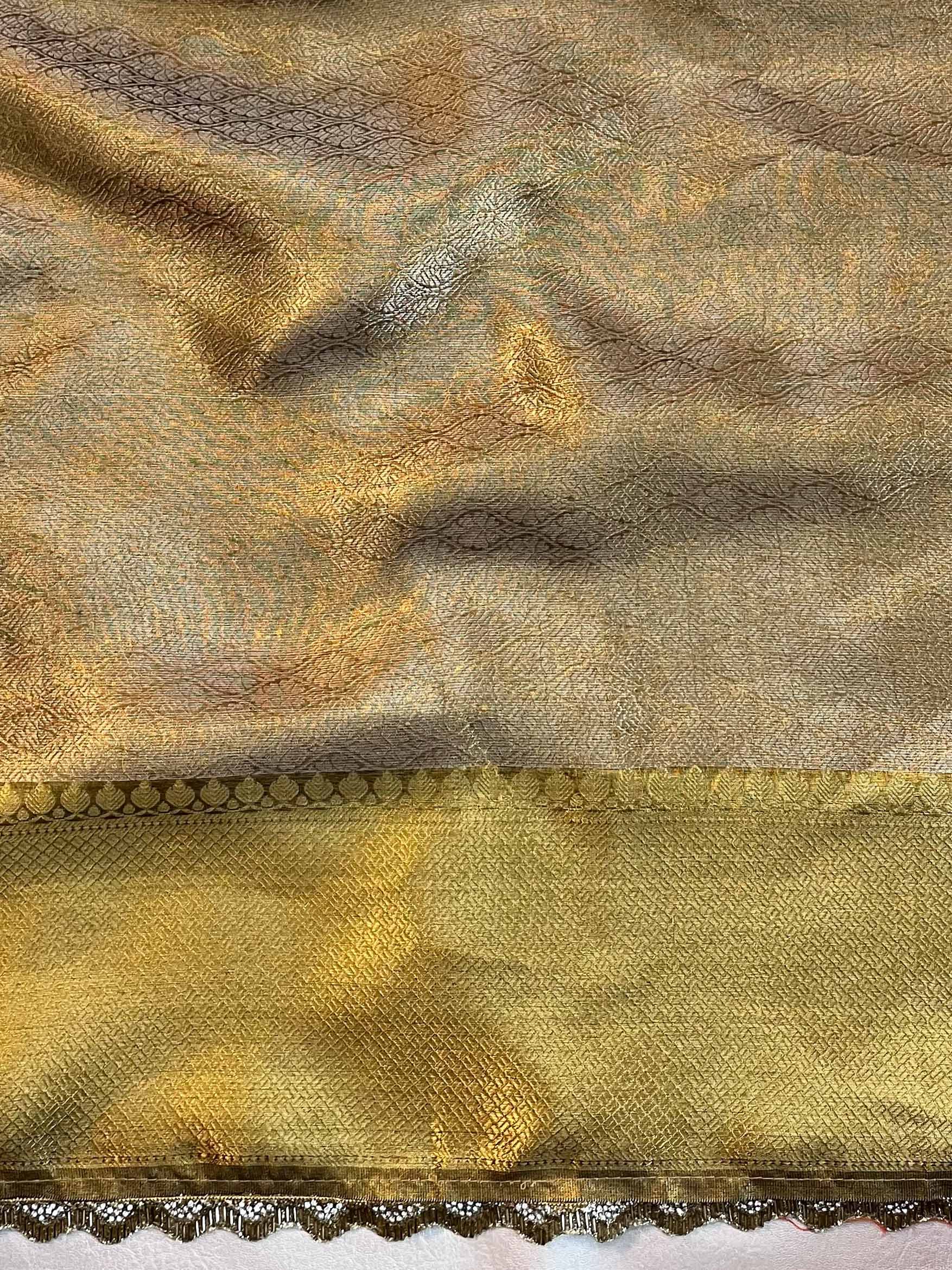 Banarasee Handloom Tissue Saree With Silver Jaal Design & Lace-Gold