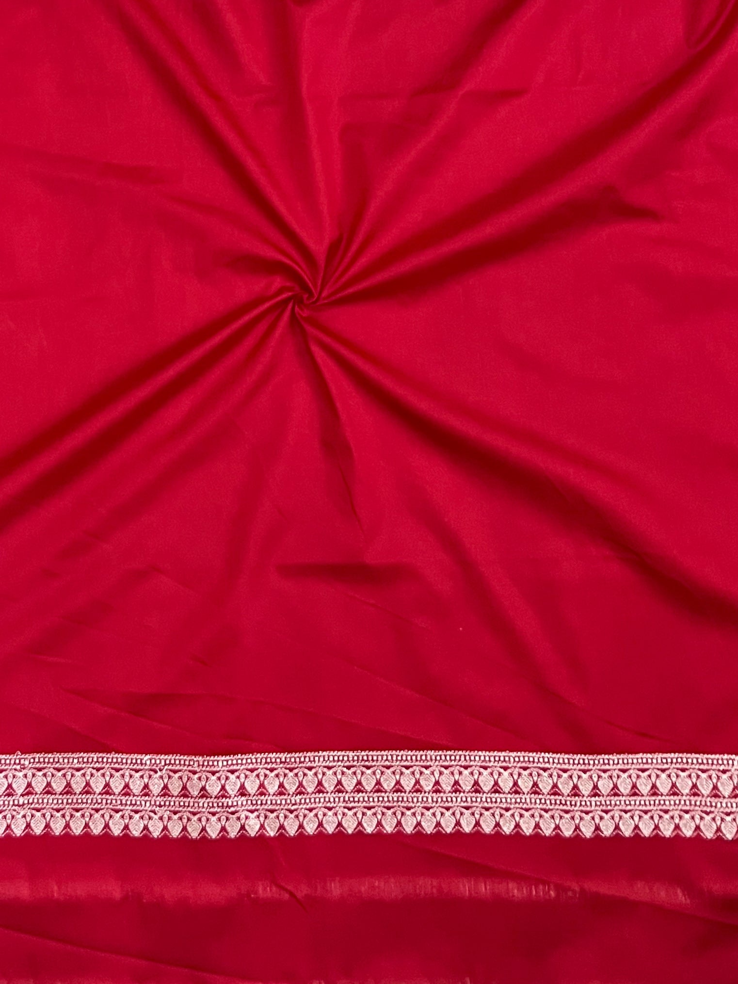 Banarasee Handloom Semi Katan Silk Saree With Zari Buti Work & Contrast Border-White & Red