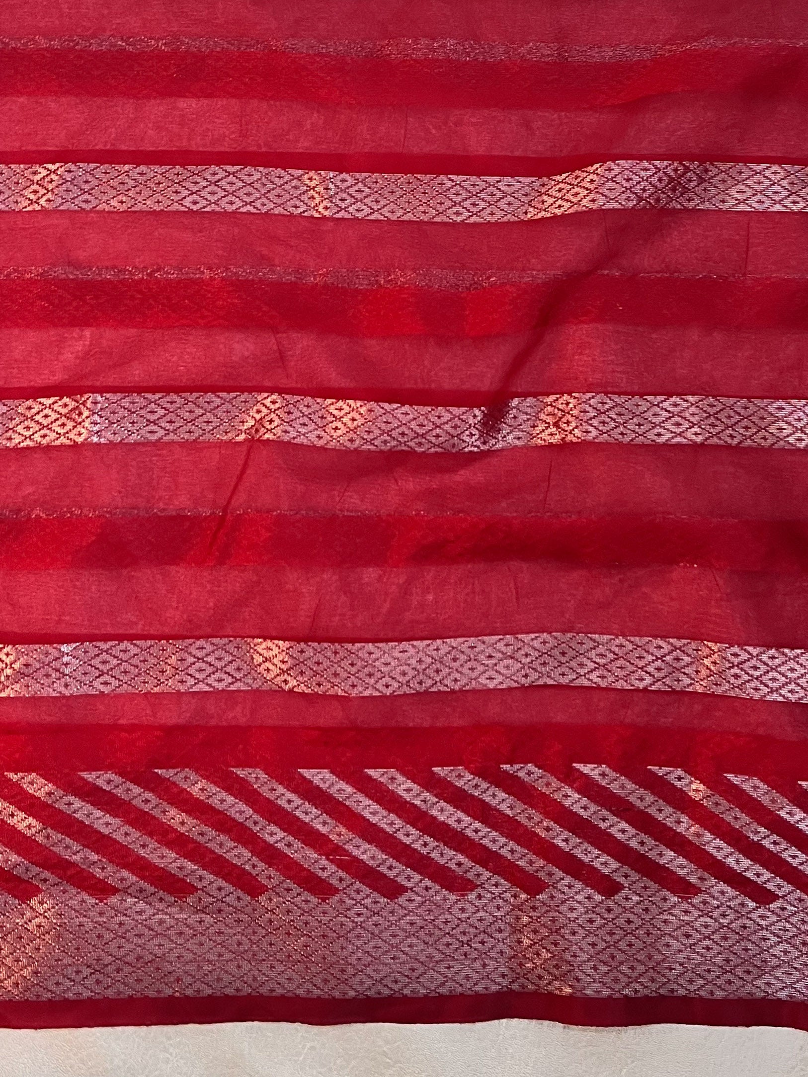Banarasee Dual Color Organza Mix Saree With Zari & Resham Work-White & Red