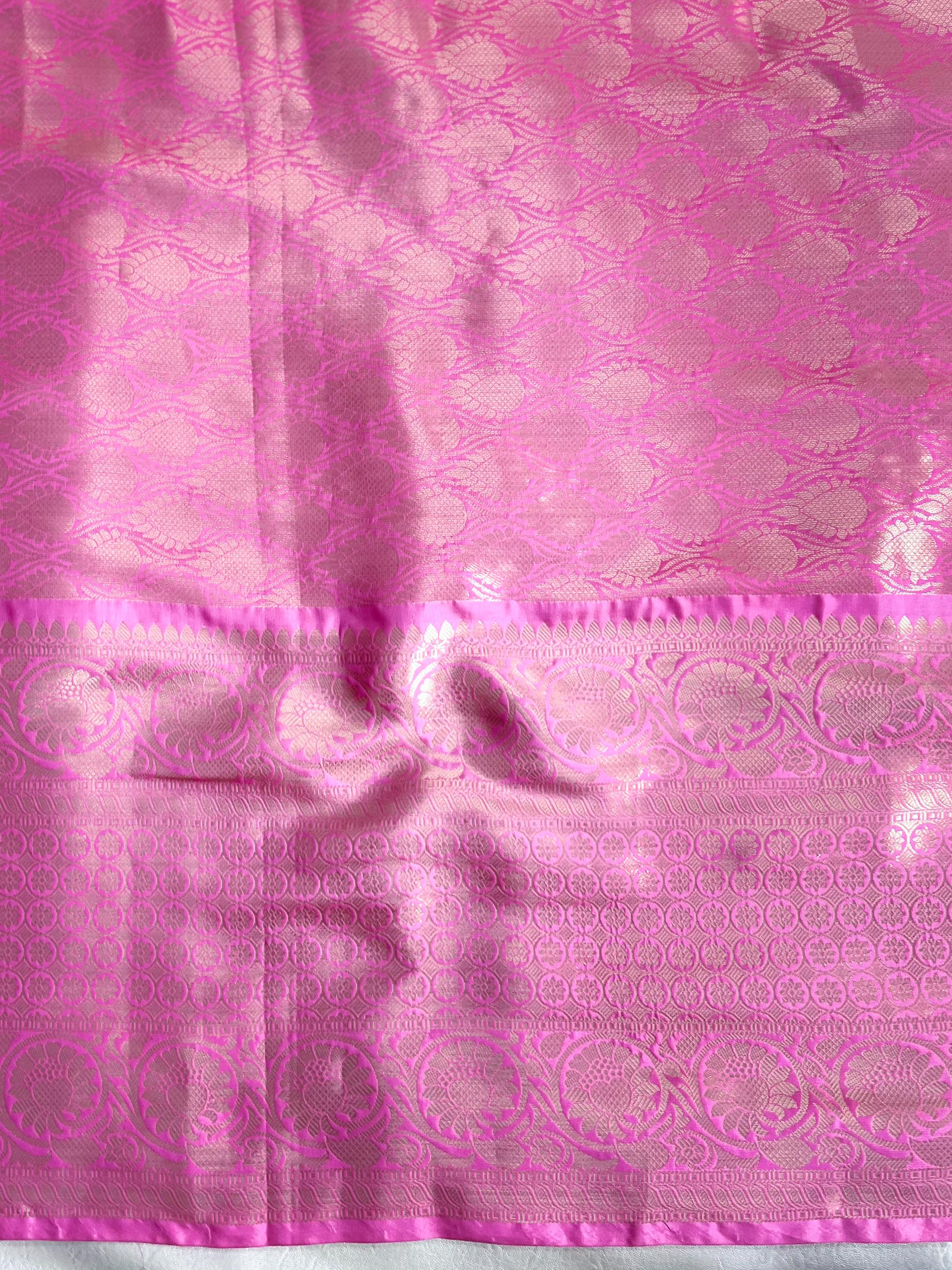 Banarasee Handwoven Tissue Saree With Tanchoi Weaving Zari Border & Lace-Pink (Dual Tone)