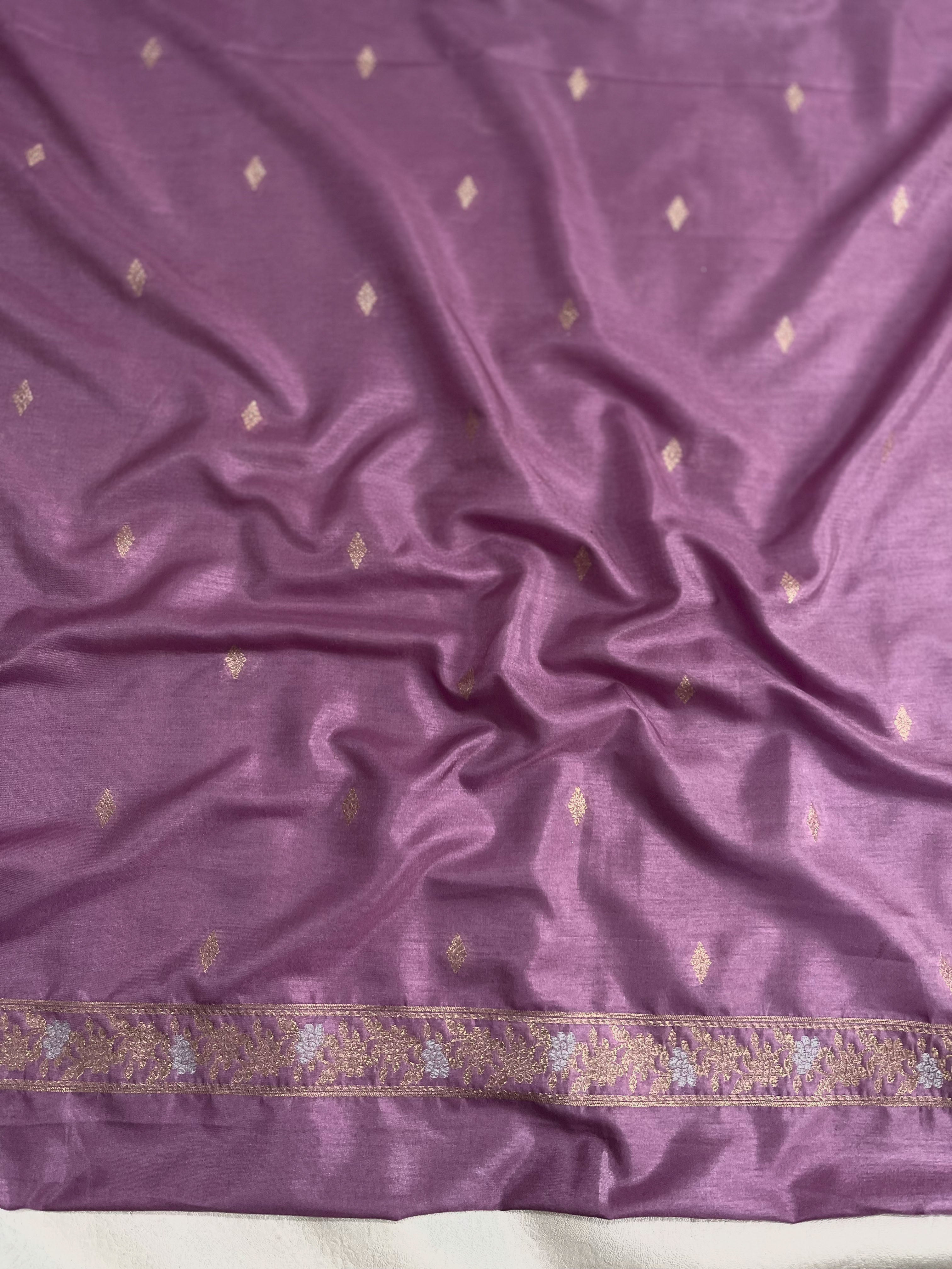 Banarasee Handwoven Semi Katan Saree With Sona Rupa Zari Buta Design Border & Lace-Onion Pink