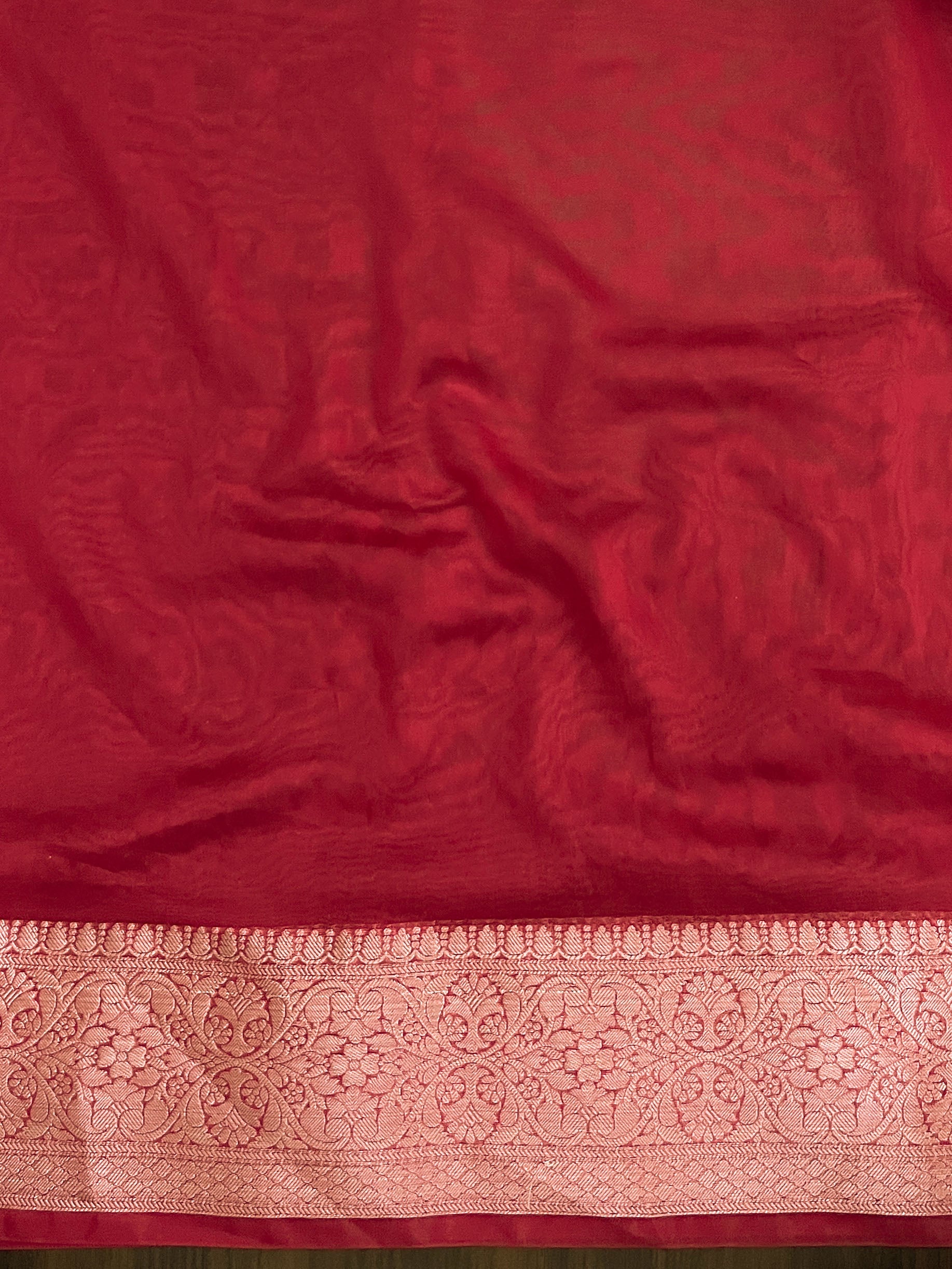 Banarasee Handloom Georgette Saree With Silver Zari Work & Contrast Border-Cream & Red