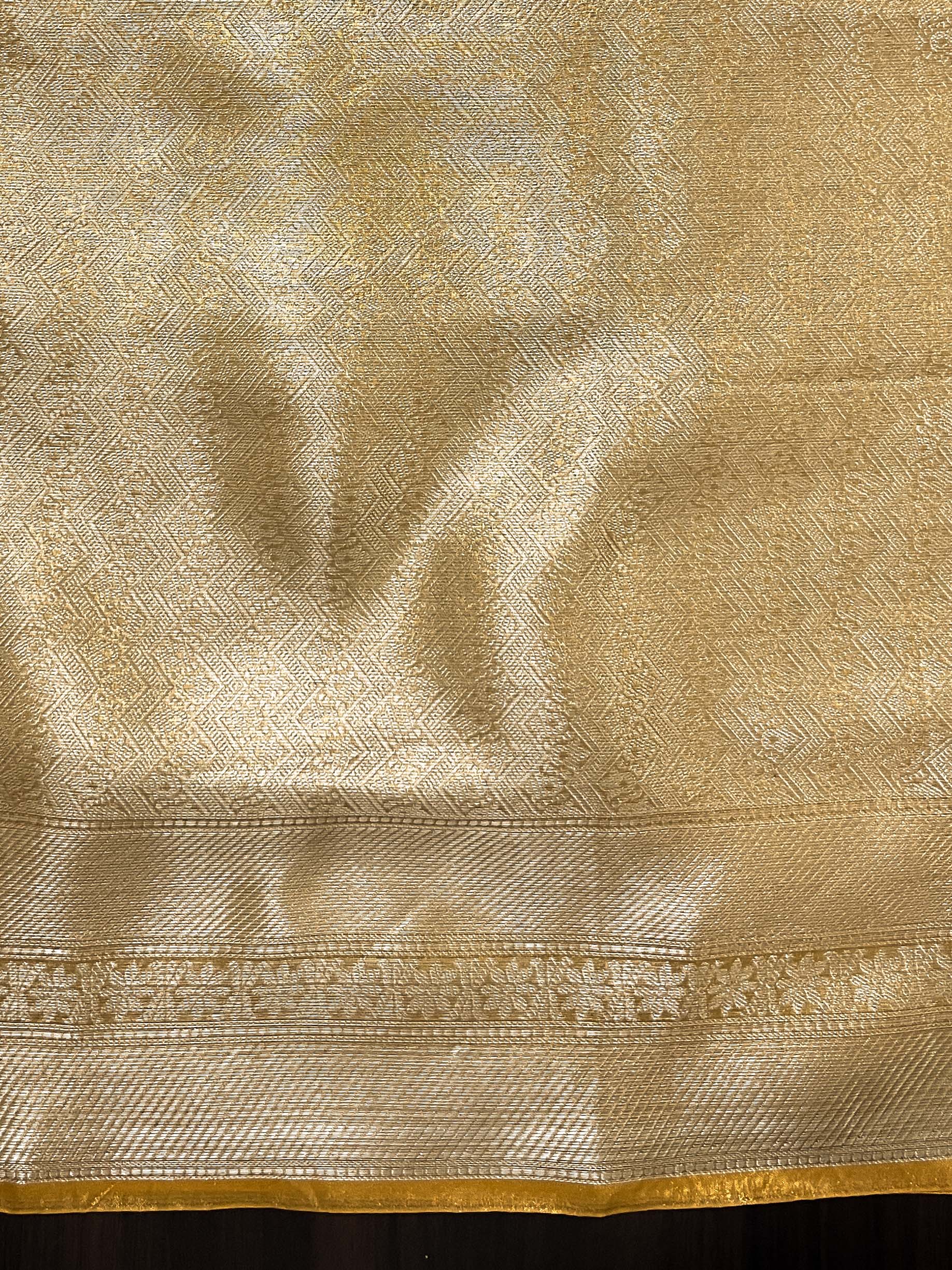 Banarasee Handwoven Tissue Saree With Zari Woven Design Broad Border & Lace-Gold