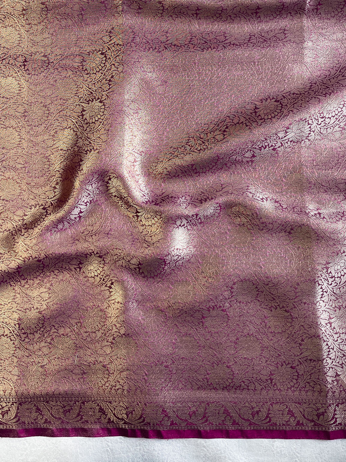 Banarasee Handloom Dual Tone Shimmer Tissue Saree With Buti Design Zari Border & Lace-Pink