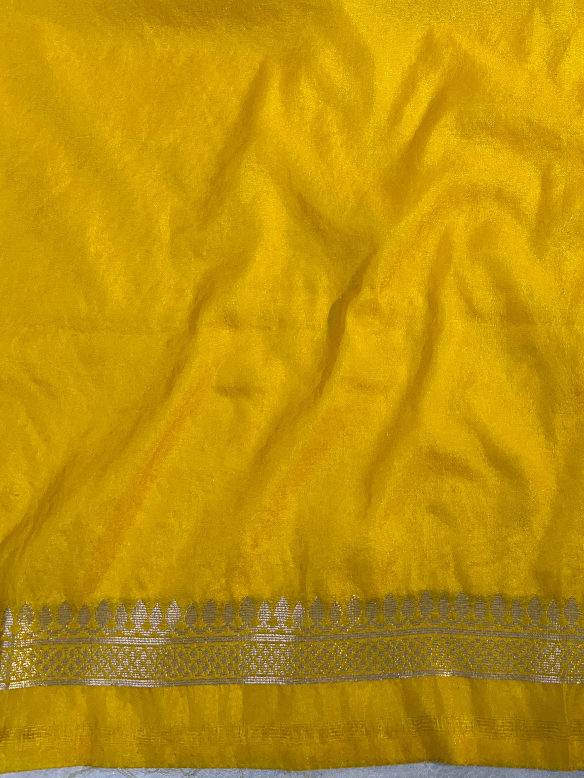 Banarasee Handloom Semi Silk Saree With Contrast Border & Lace-Violet & Yellow