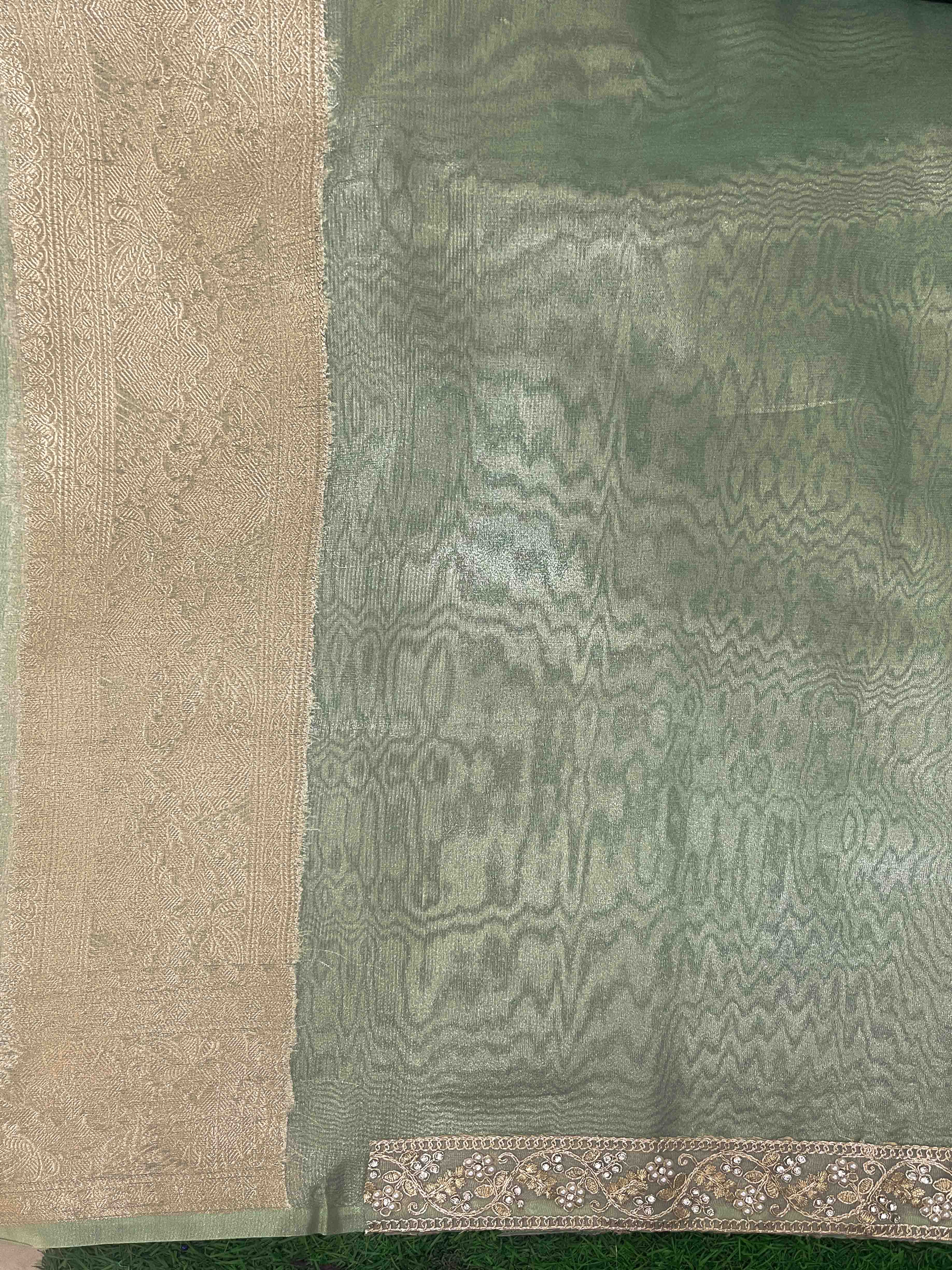 Banarasee Handloom Tissue Saree With Zari Buti Design Border & Lace-Pastel Green