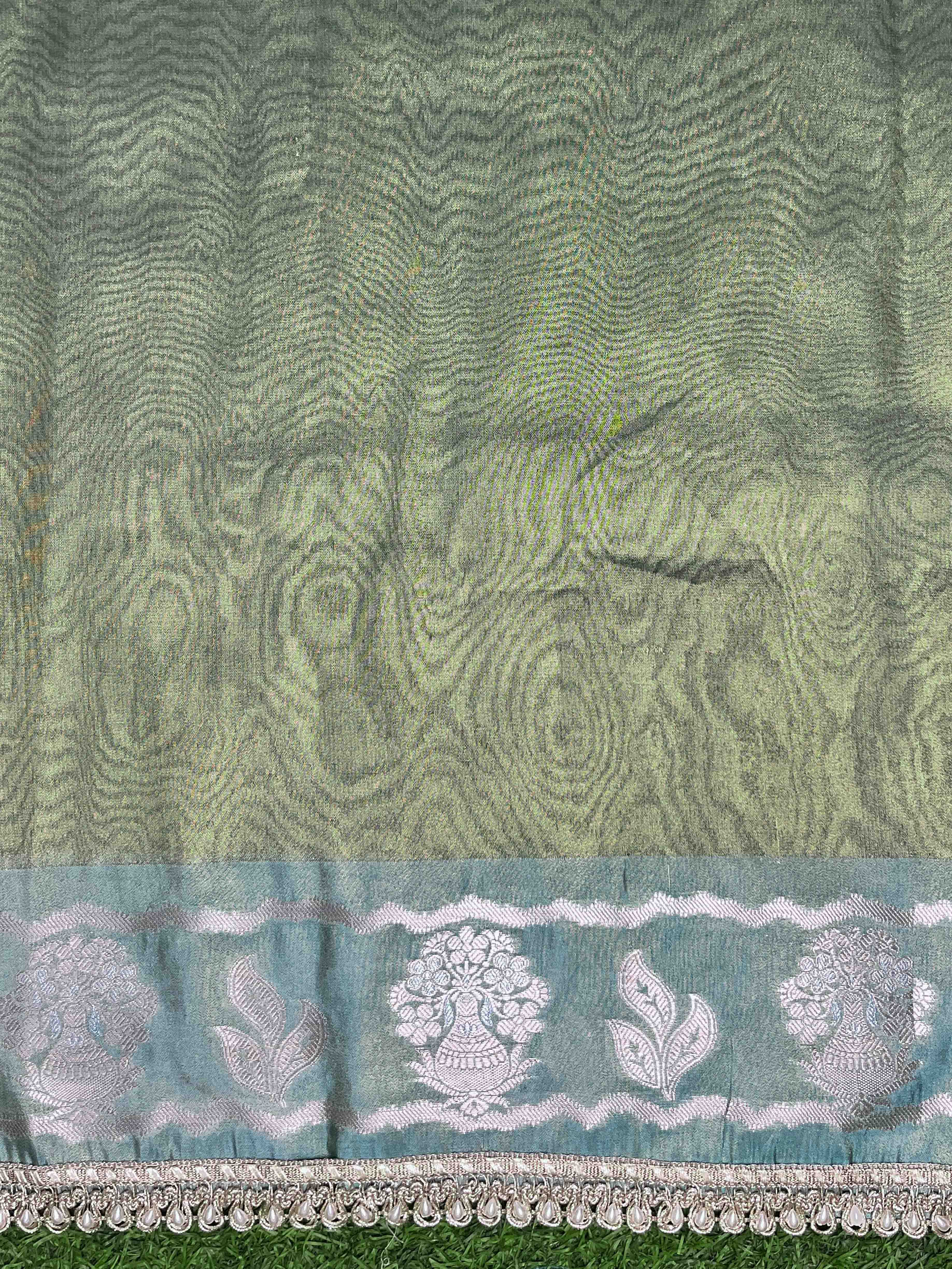 Banarasee Handloom Tissue Saree With Buti Design Contrast Border & Lace-Light Green