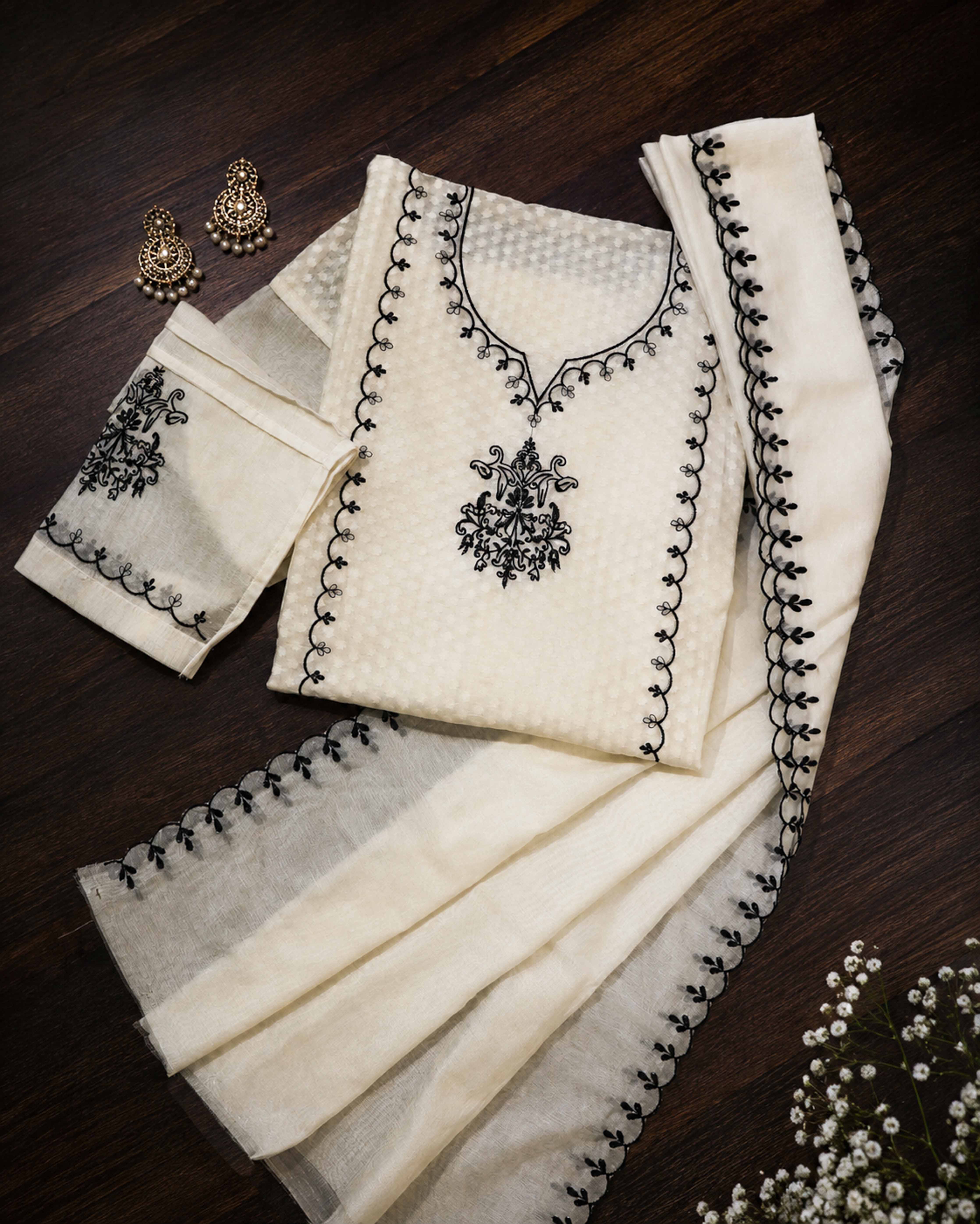 Banarasee Semi-Stitched Mul Cotton Salwar Kameez Set With Dupatta-Off White & Black
