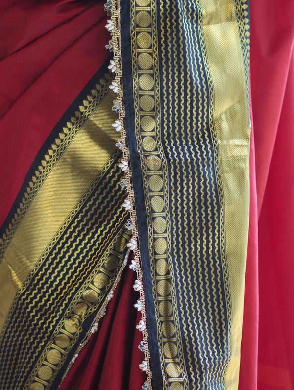 Banarasee Handloom Semi Silk Plain Saree With Contrast Border & Lace-Maroon