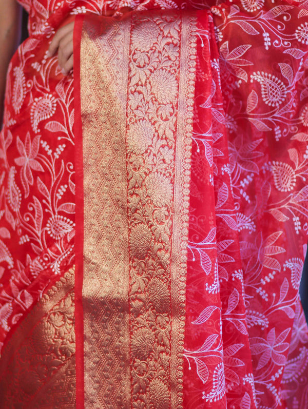 Banarasee Organza Mix Saree With Thread Embroidered Work & Zari Border-Red