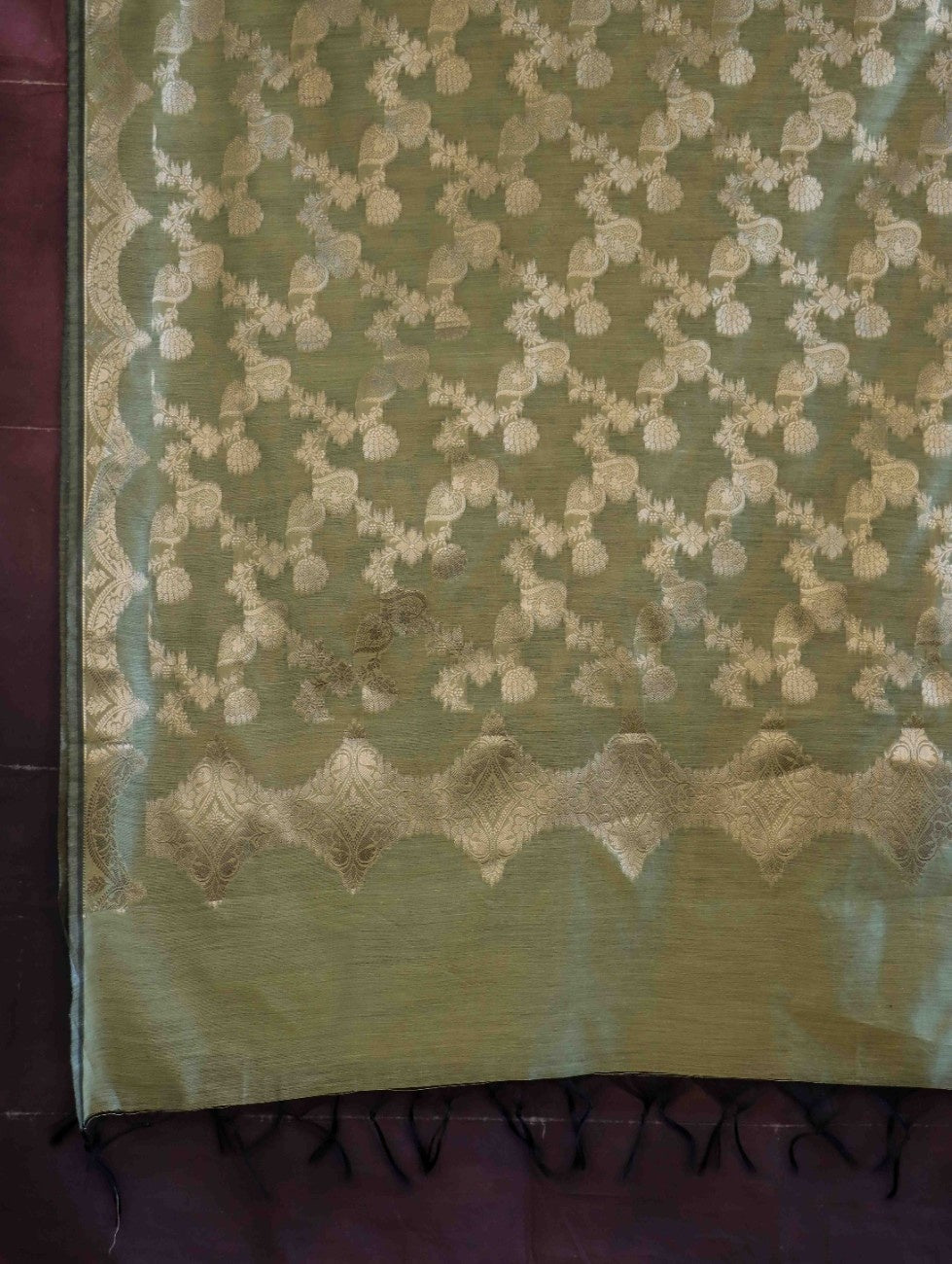 Banarasee Cotton Silk Dupatta With Zari Jaal Design-Light Green